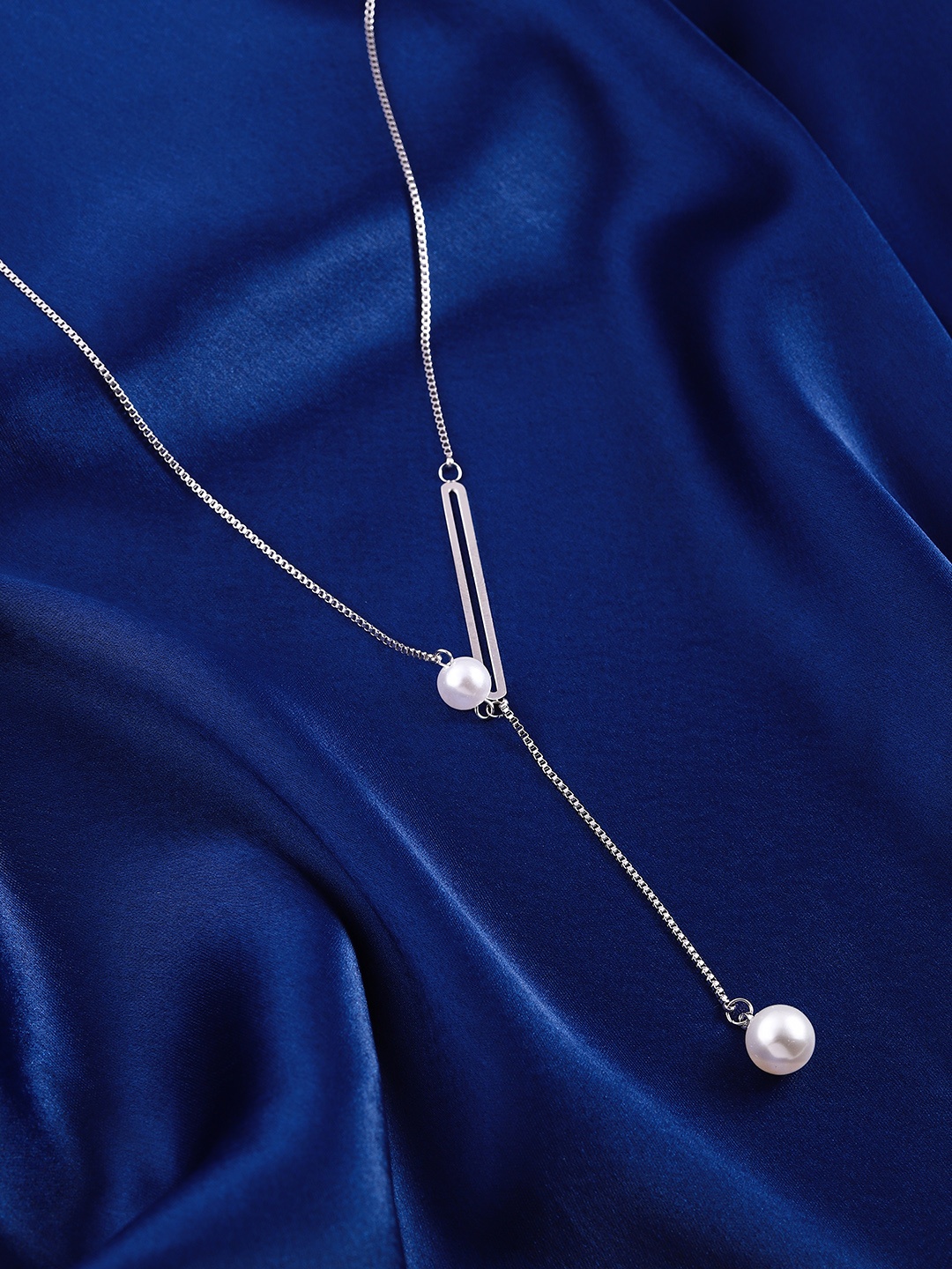 

DressBerry Silver Toned Minimal Chain
