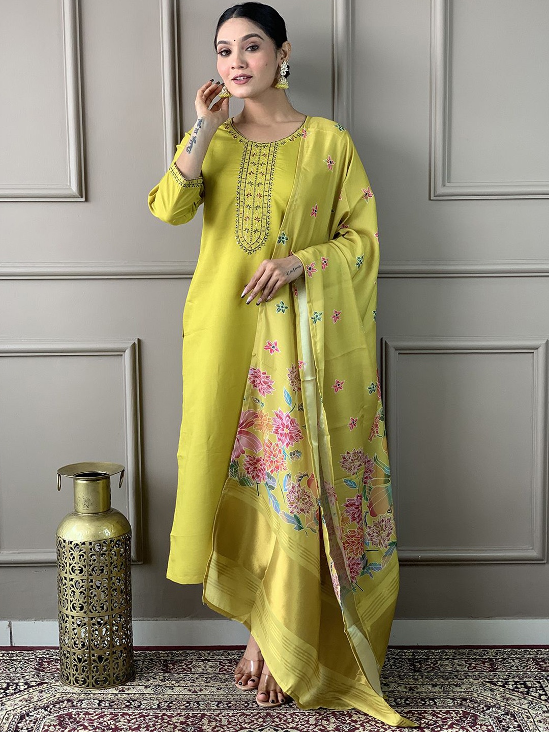 

Bhavyam Women Floral Embroidered Regular Chanderi Silk Kurta with Trousers & With Dupatta, Yellow
