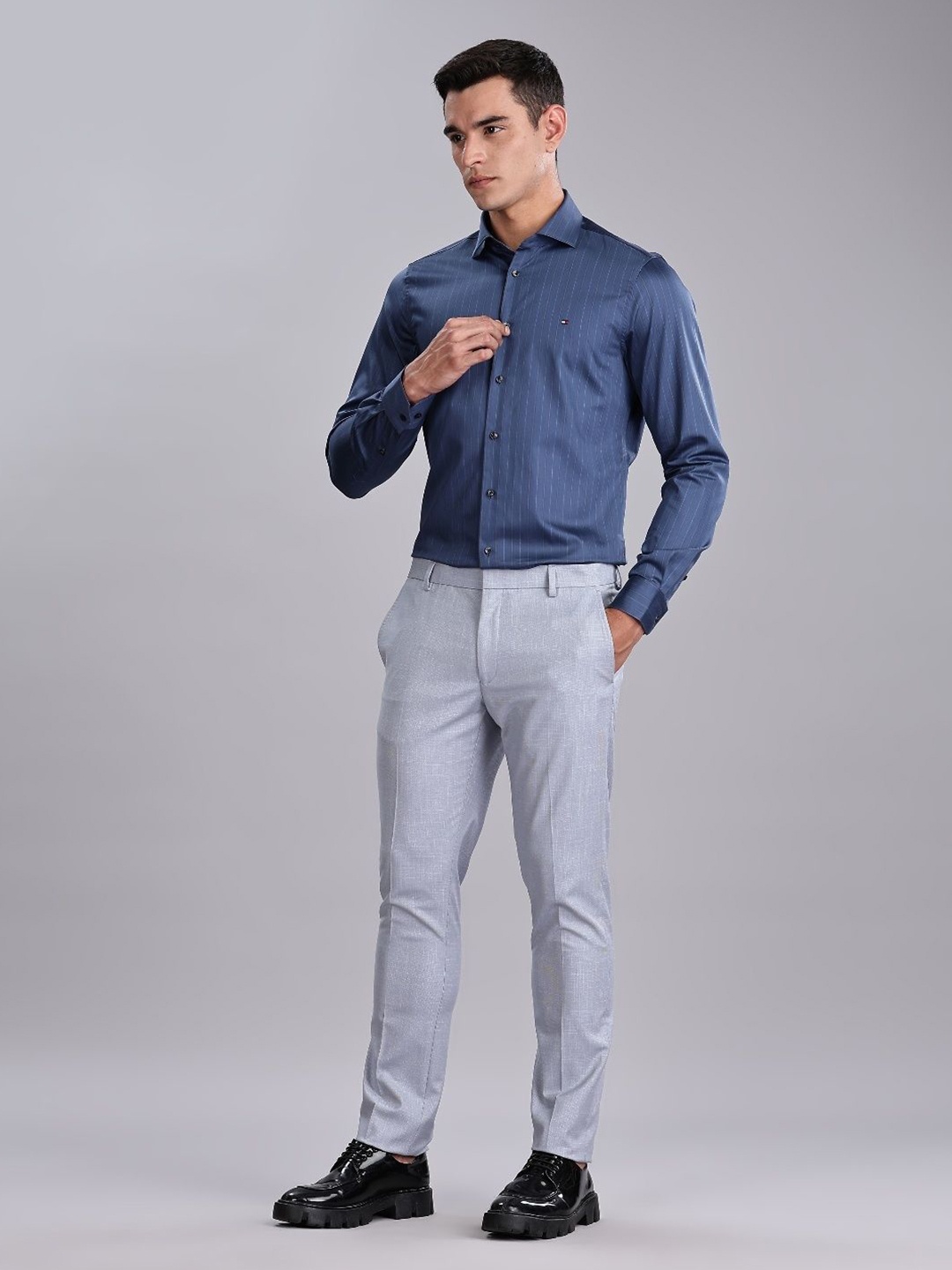 

Tommy Hilfiger Men Classic Opaque Striped Casual Shirt, Blue