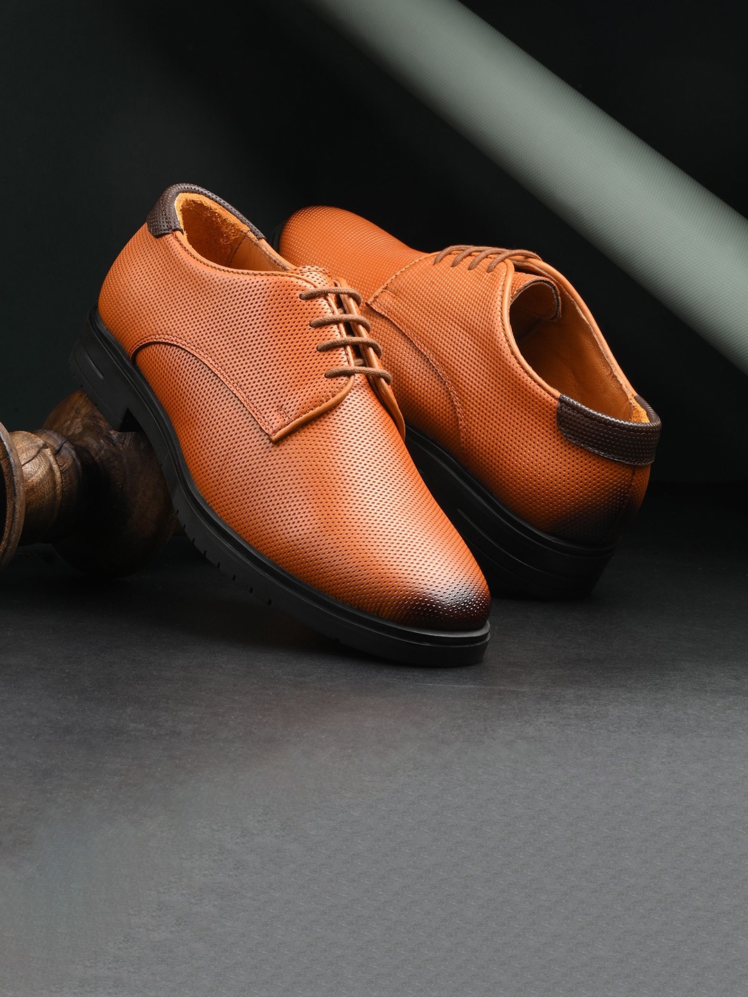 

DESIDERIO Men Leather Derbys, Tan