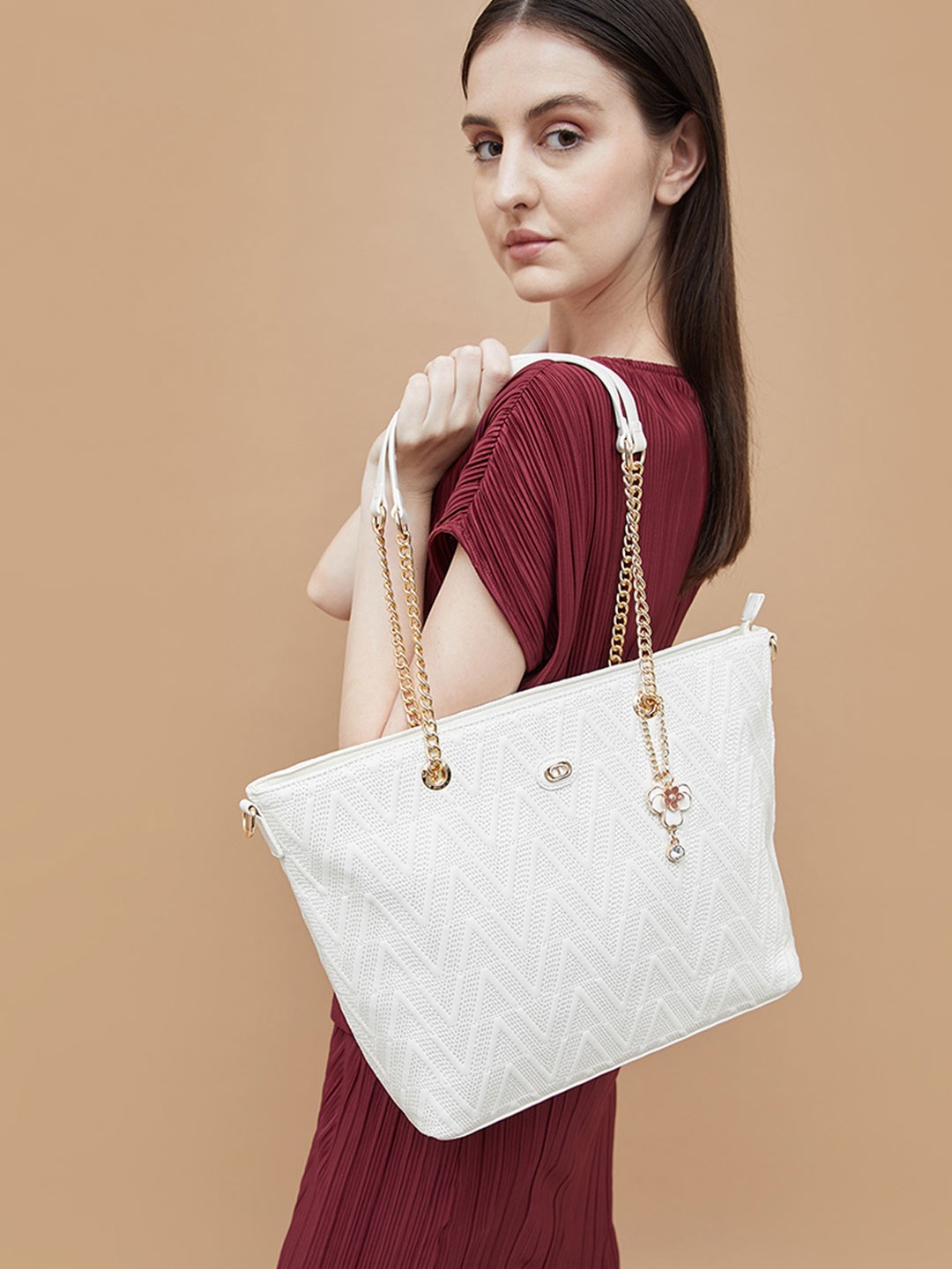 

CODE by Lifestyle PU Structured Shoulder Bag with Quilted, Off white