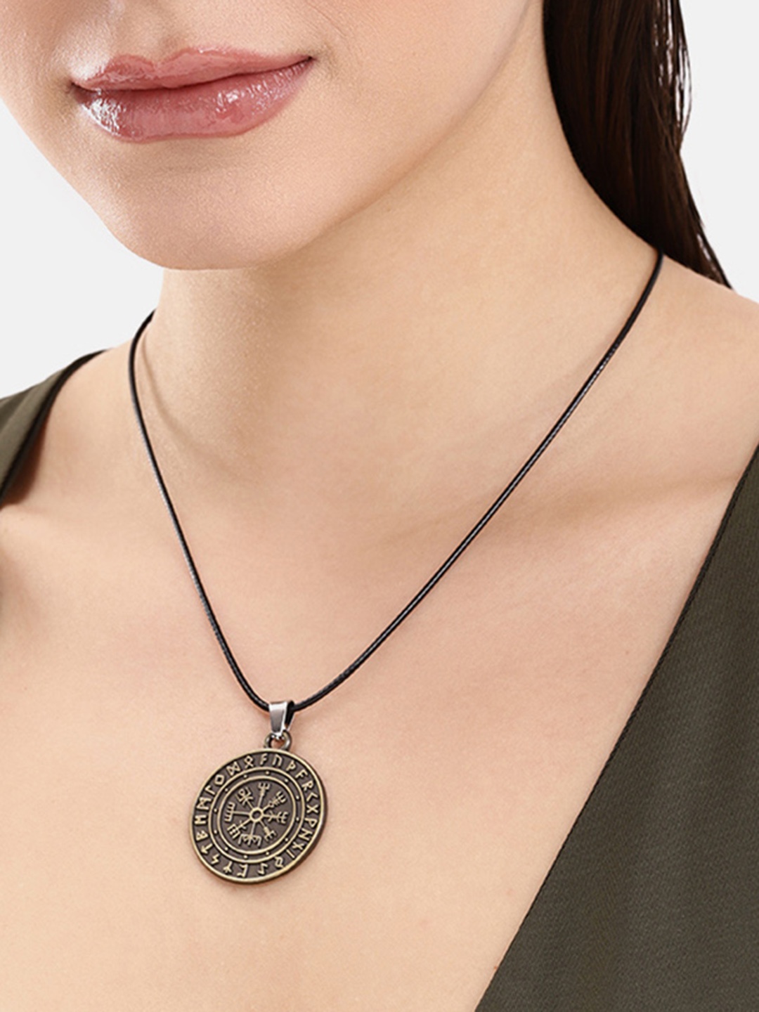 

DressBerry Set of 2 Circular Pendants with Chains, Black