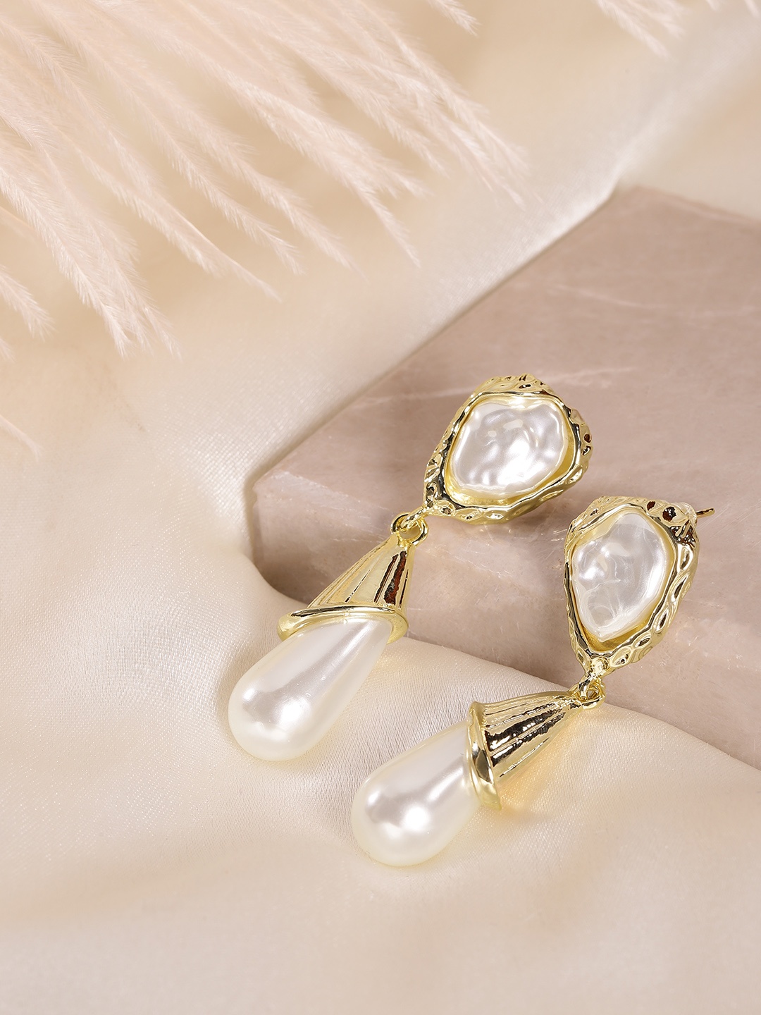 

DressBerry Teardrop Shaped Drop Earrings, Gold