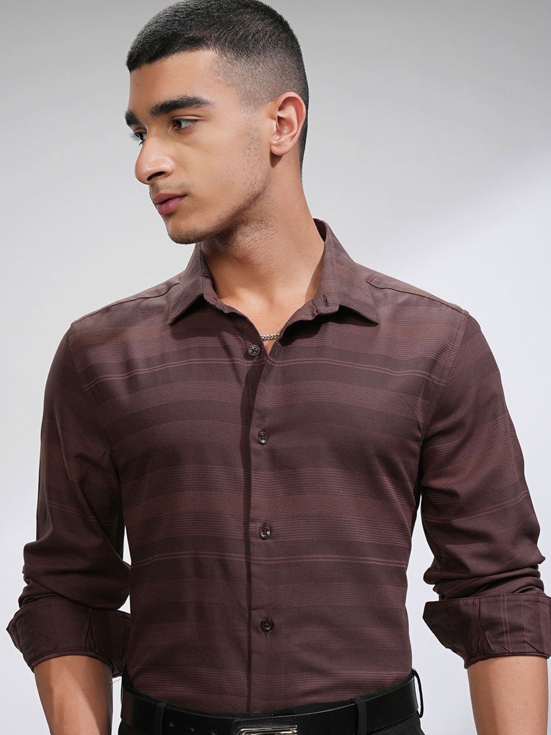 

HIGHLANDER Men Comfort Slim Fit Opaque Casual Shirt, Coffee brown