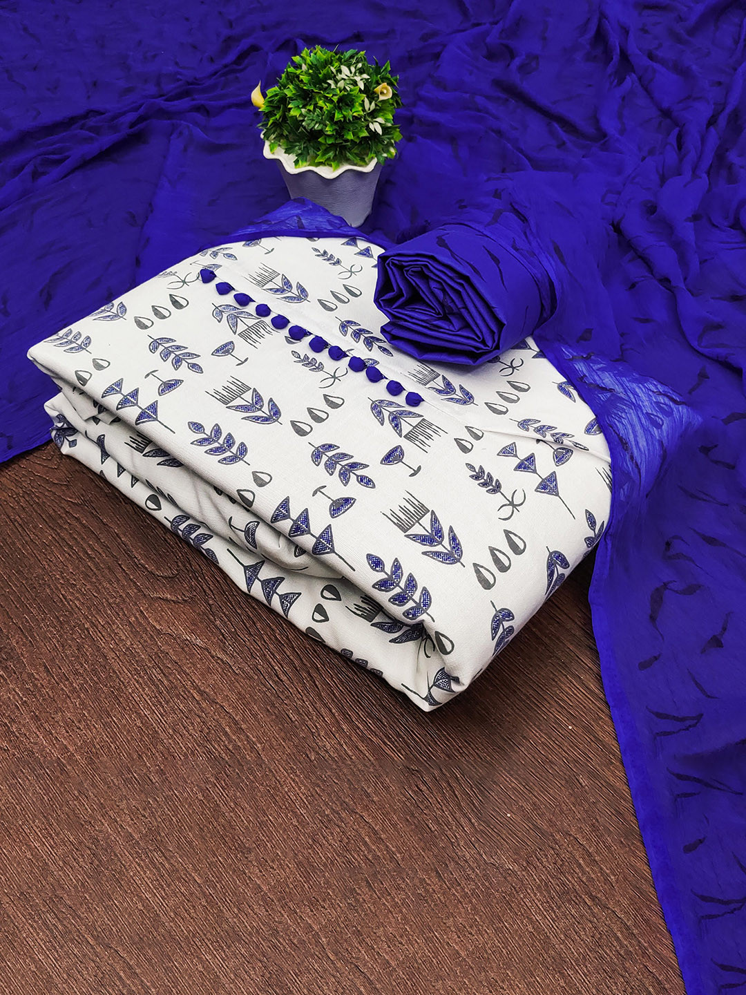 

SHADOW & SAINING Printed Unstitched Dress Material, Cream