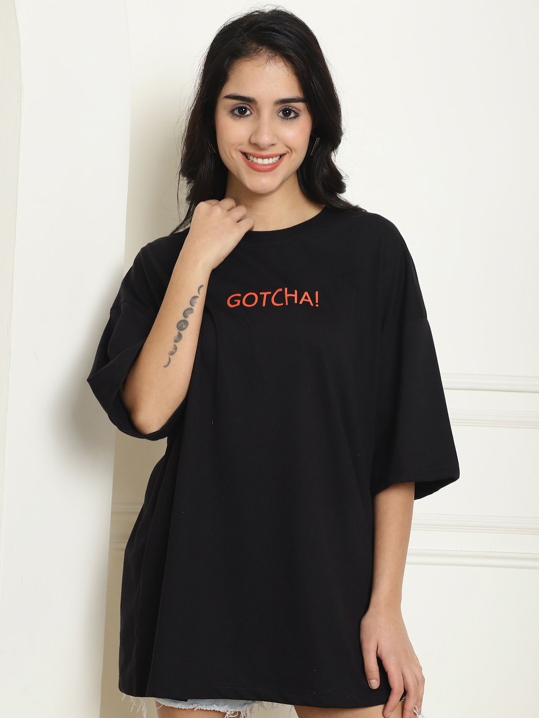

Metronaut Women Printed T-shirt, Black