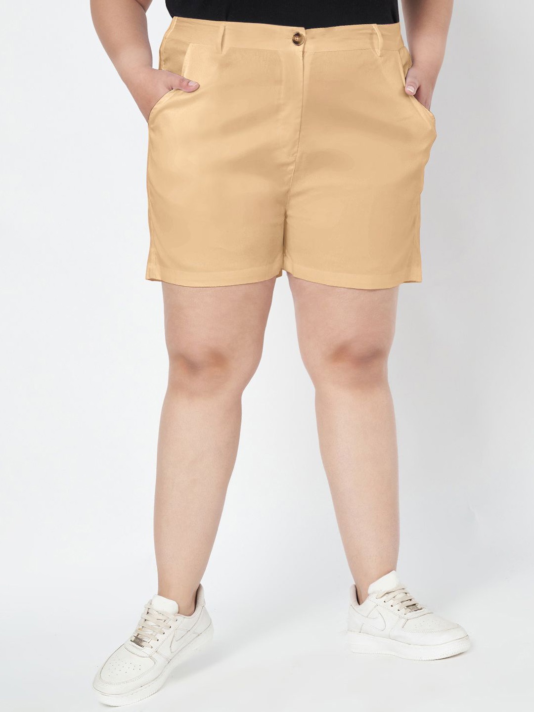 

BRINNS Women Plus Size Mid-Rise Shorts, Beige