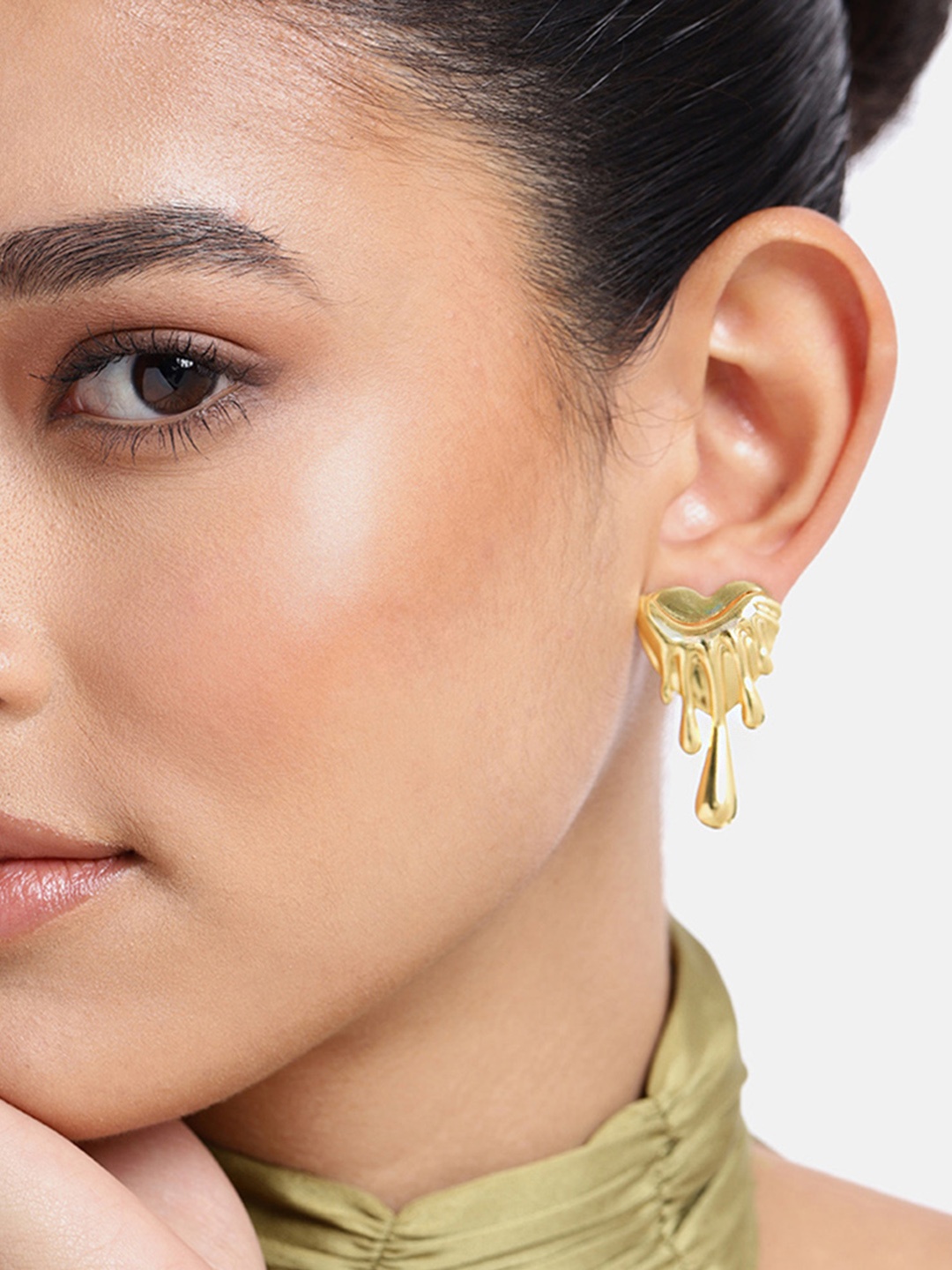

DressBerry Heart Shaped Drop Earrings, Gold