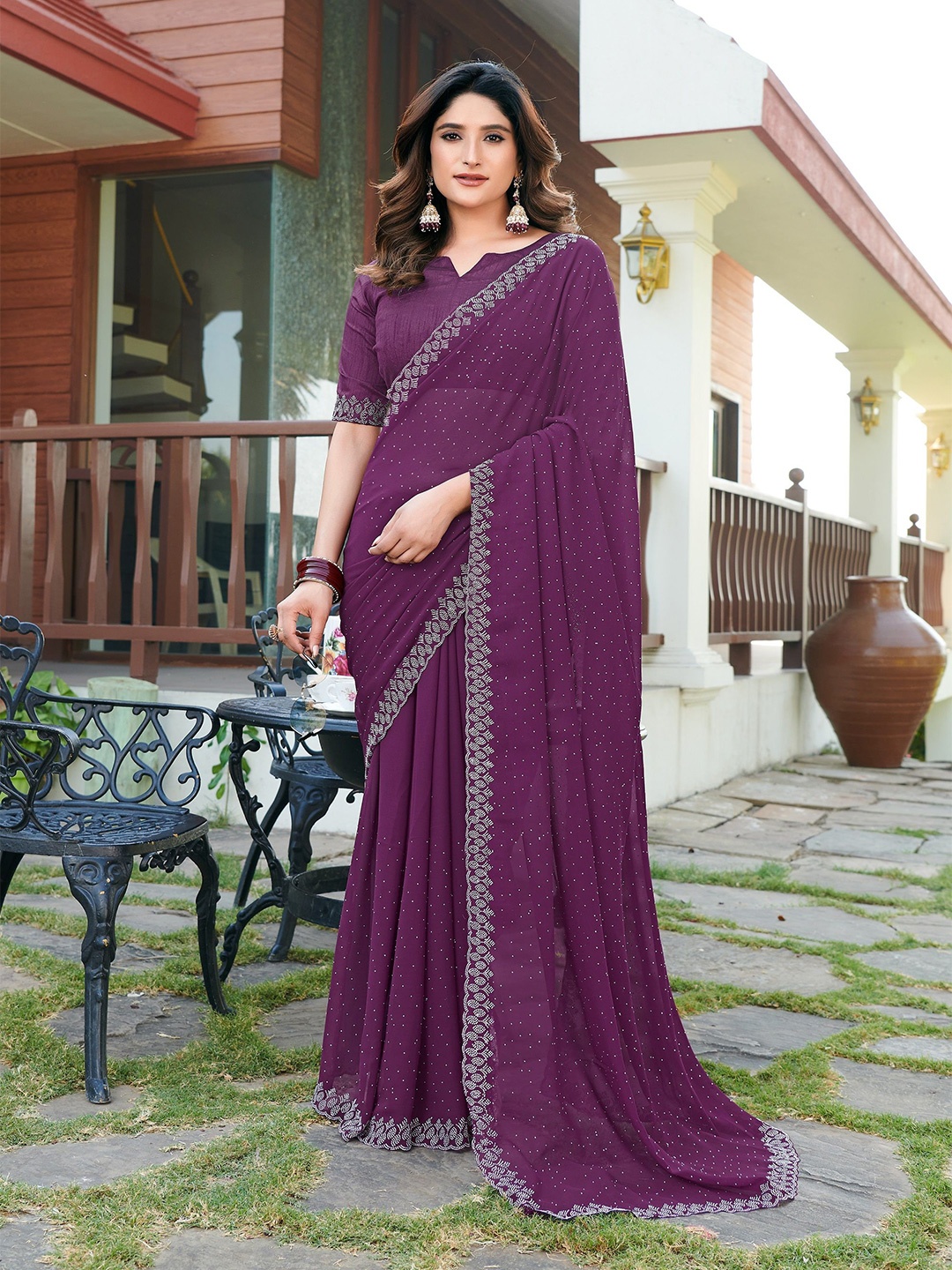 

VEERAIVA Ethnic Motifs Beads and Stones Poly Georgette Chanderi Saree, Magenta