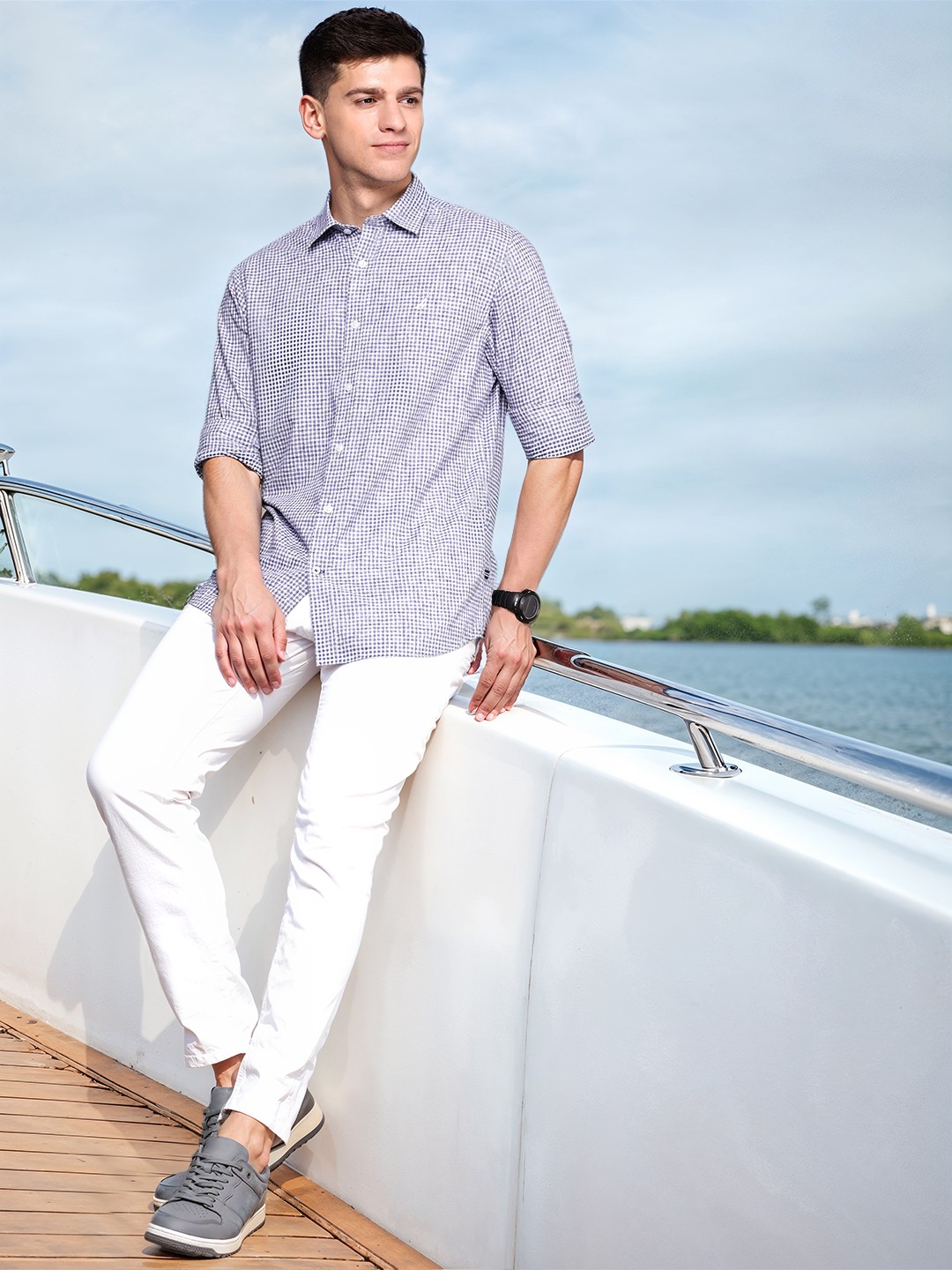 

Nautica Men Pure Cotton Classic Fit Checked Casual Shirt, White