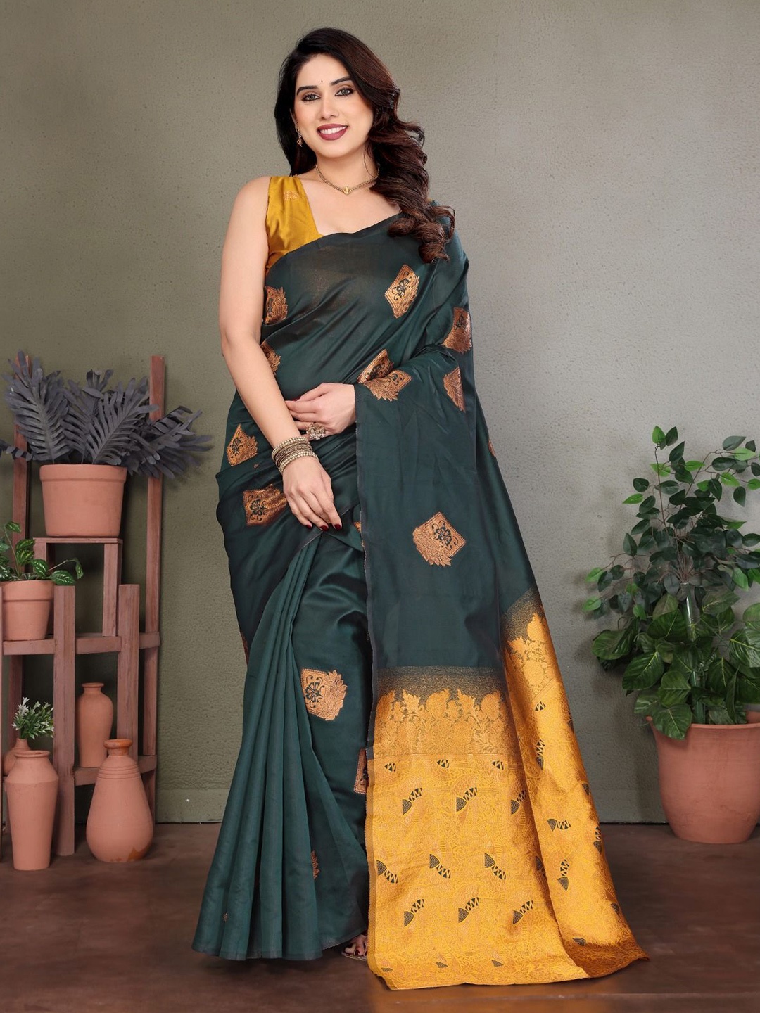 

BLEESBURY Woven Design Zari Pure Silk Banarasi Saree, Green