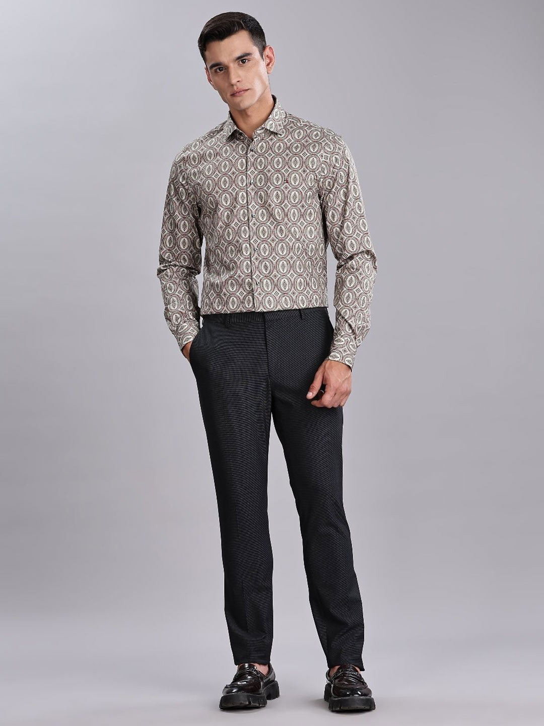 

Tommy Hilfiger Men Slim Fit Opaque Printed Casual Shirt, Olive