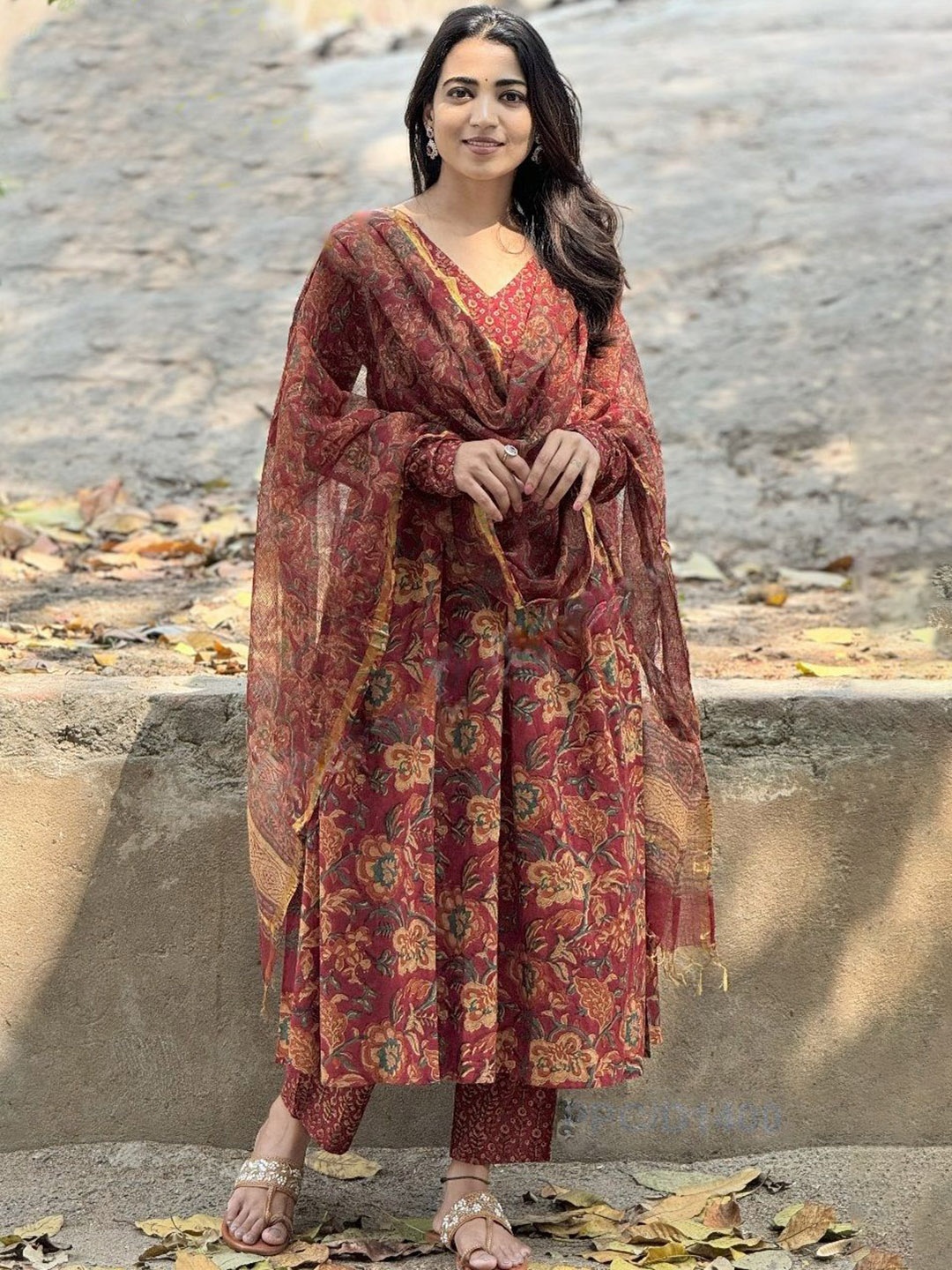 

DIVASTRI Women Floral Printed Regular Kurta with Trousers & With Dupatta, Red