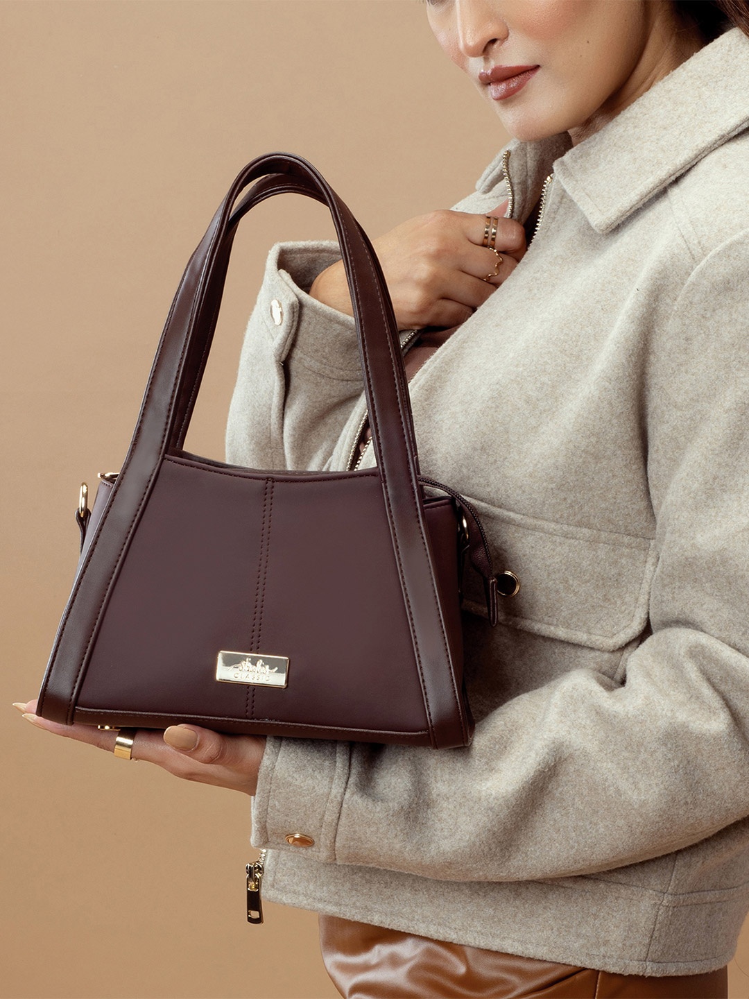 

Strokes by Namrata Mehta PU Bucket Handheld Bag with Applique, Brown