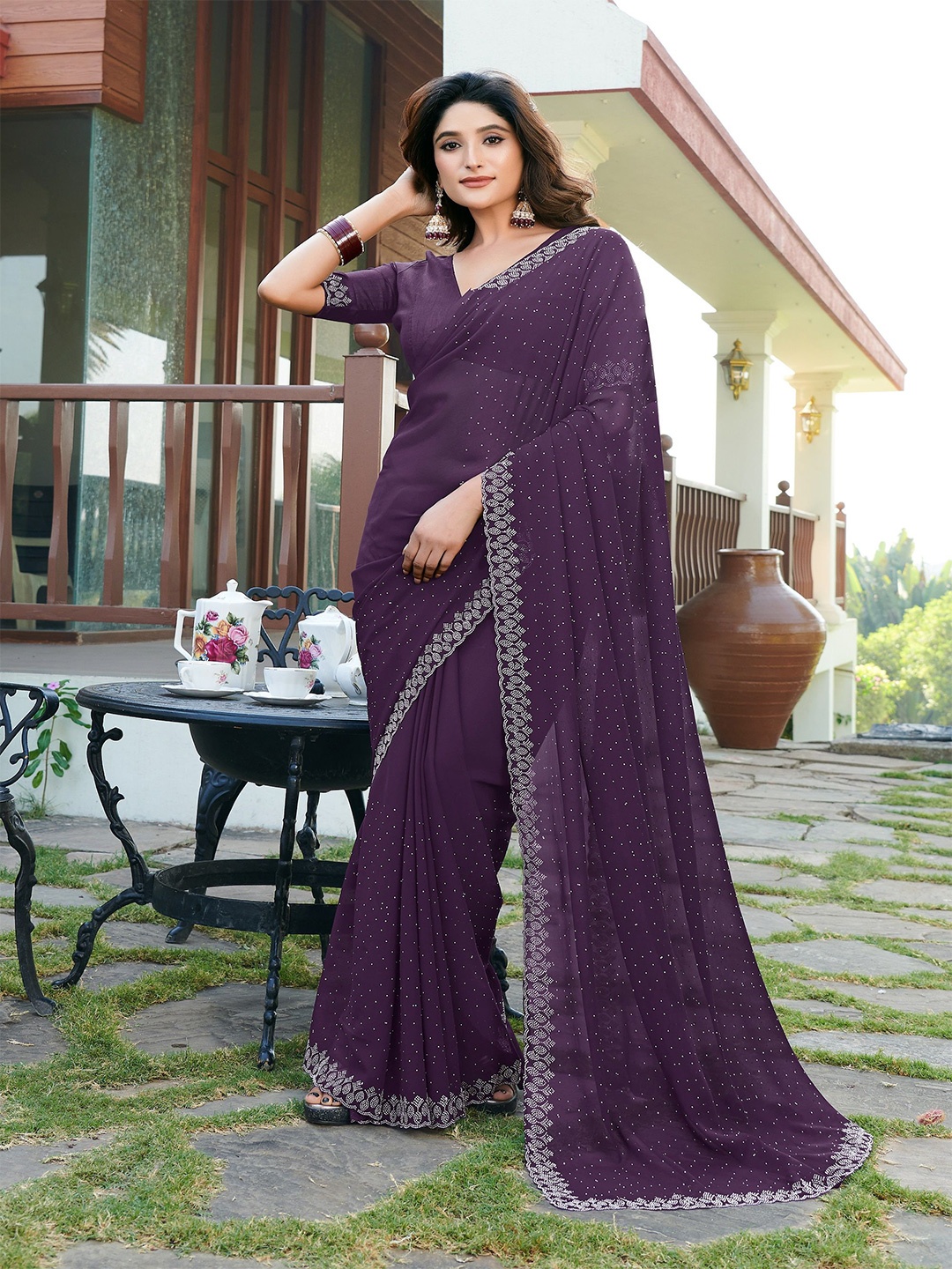 

VEERAIVA Embellished Beads and Stones Poly Georgette Saree, Purple