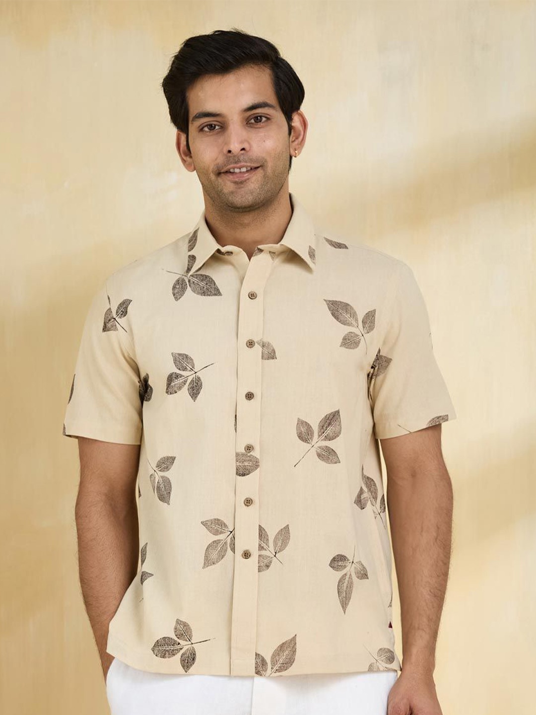

Fabindia Men Opaque Printed Casual Shirt, Beige