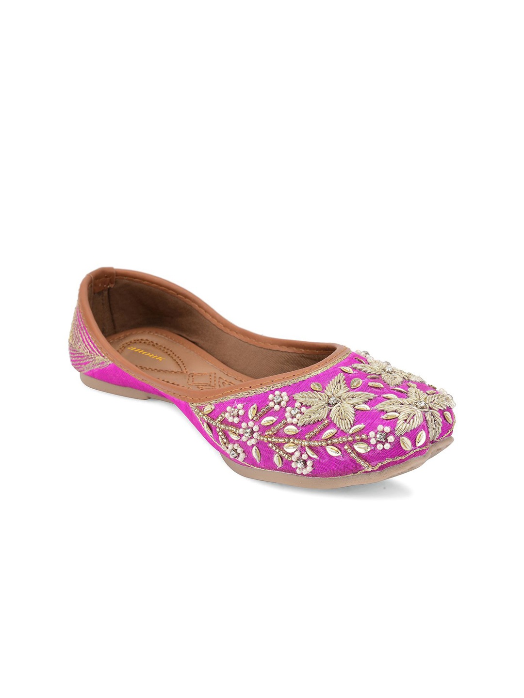 

Anouk Women Embellished Ethnic Mojaris Flats, Pink