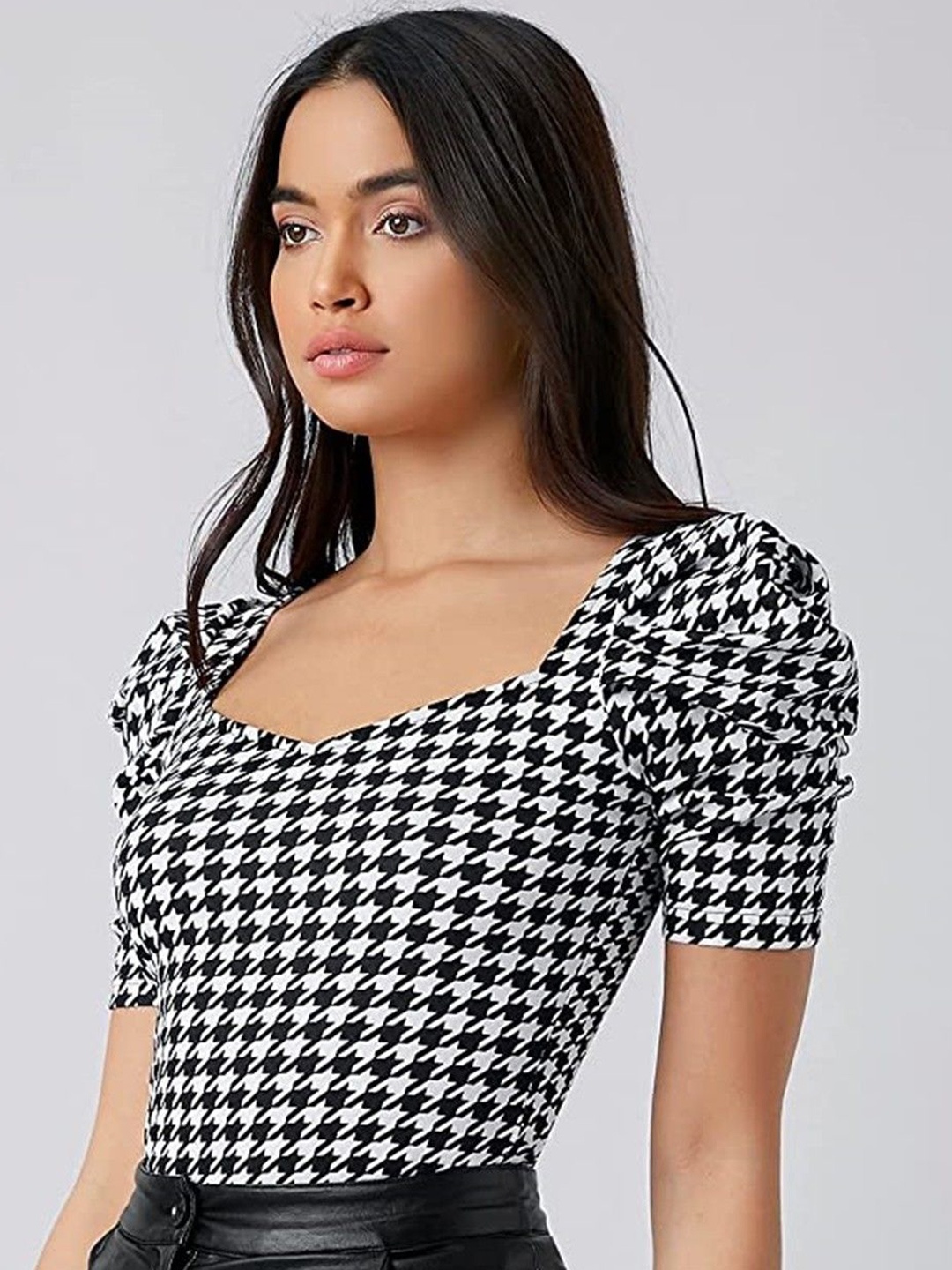 

NiloBerry Geometric Print Sweetheart Neck Puff Sleeve Crop Top, Black