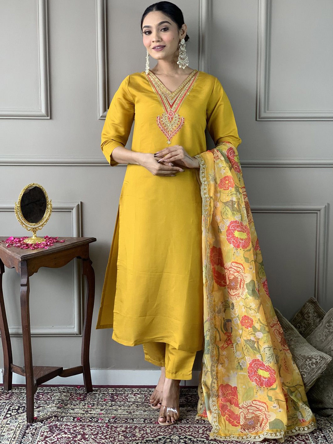 

DIVASTRI Women Trousers & Organza, Mustard
