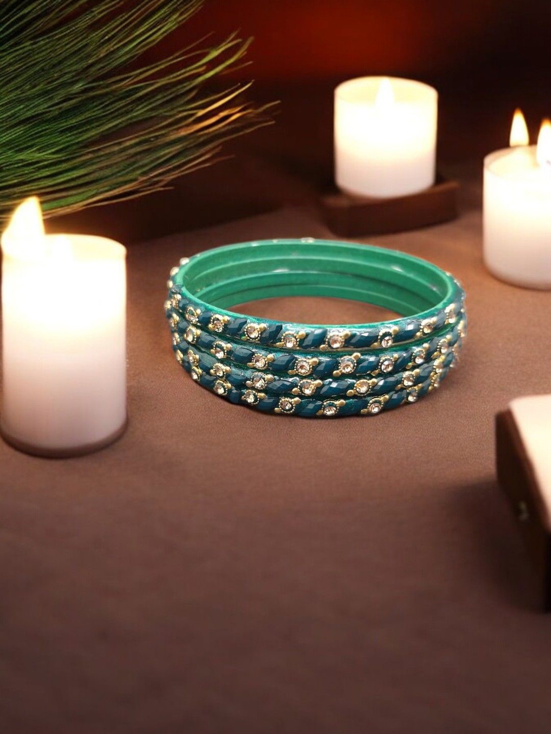 

FEMMIBELLA Set Of 4 Stone Studded Glass Bangles, Green