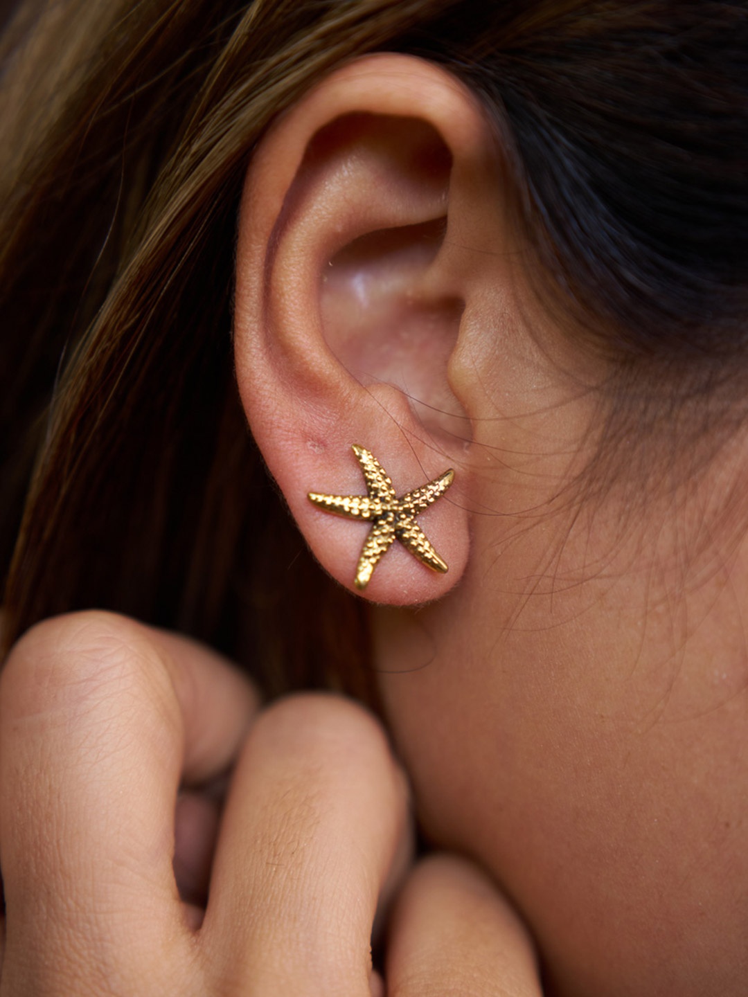 

Soul Works Contemporary Studs Earrings, Gold