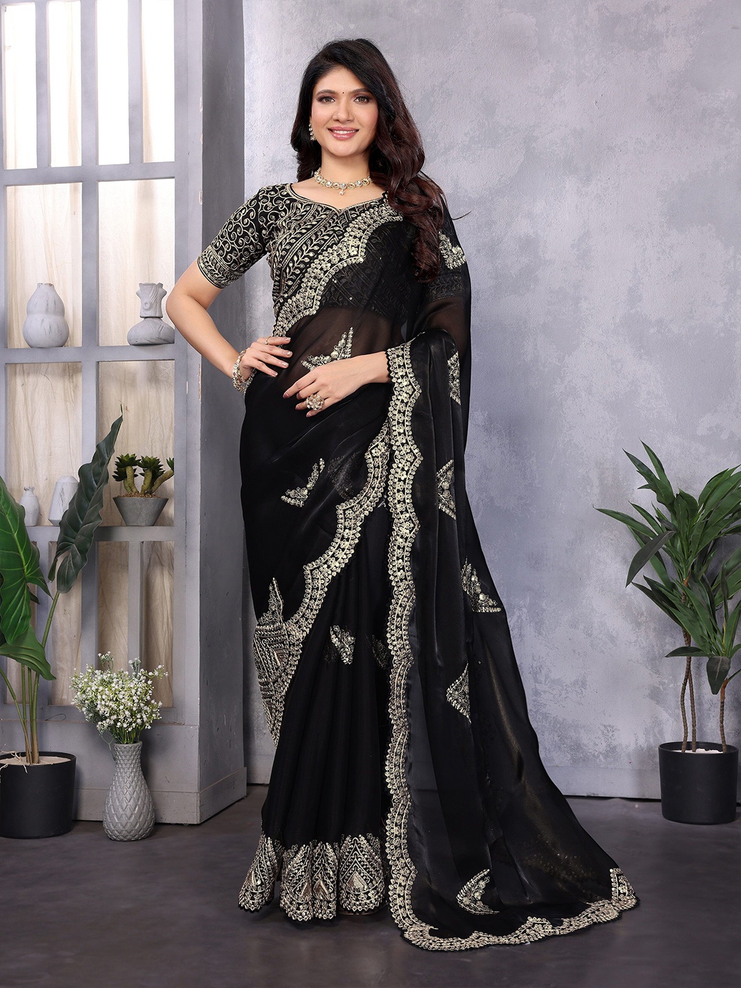 

Vilochan Embellished Embroidered Poly Chiffon Saree, Black