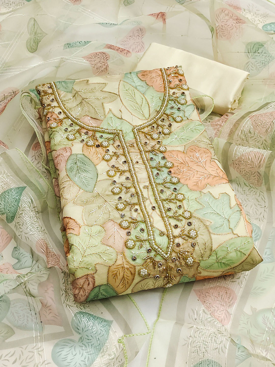 

SHADOW & SAINING Embroidered Organza Semi-Stitched Dress Material, Green