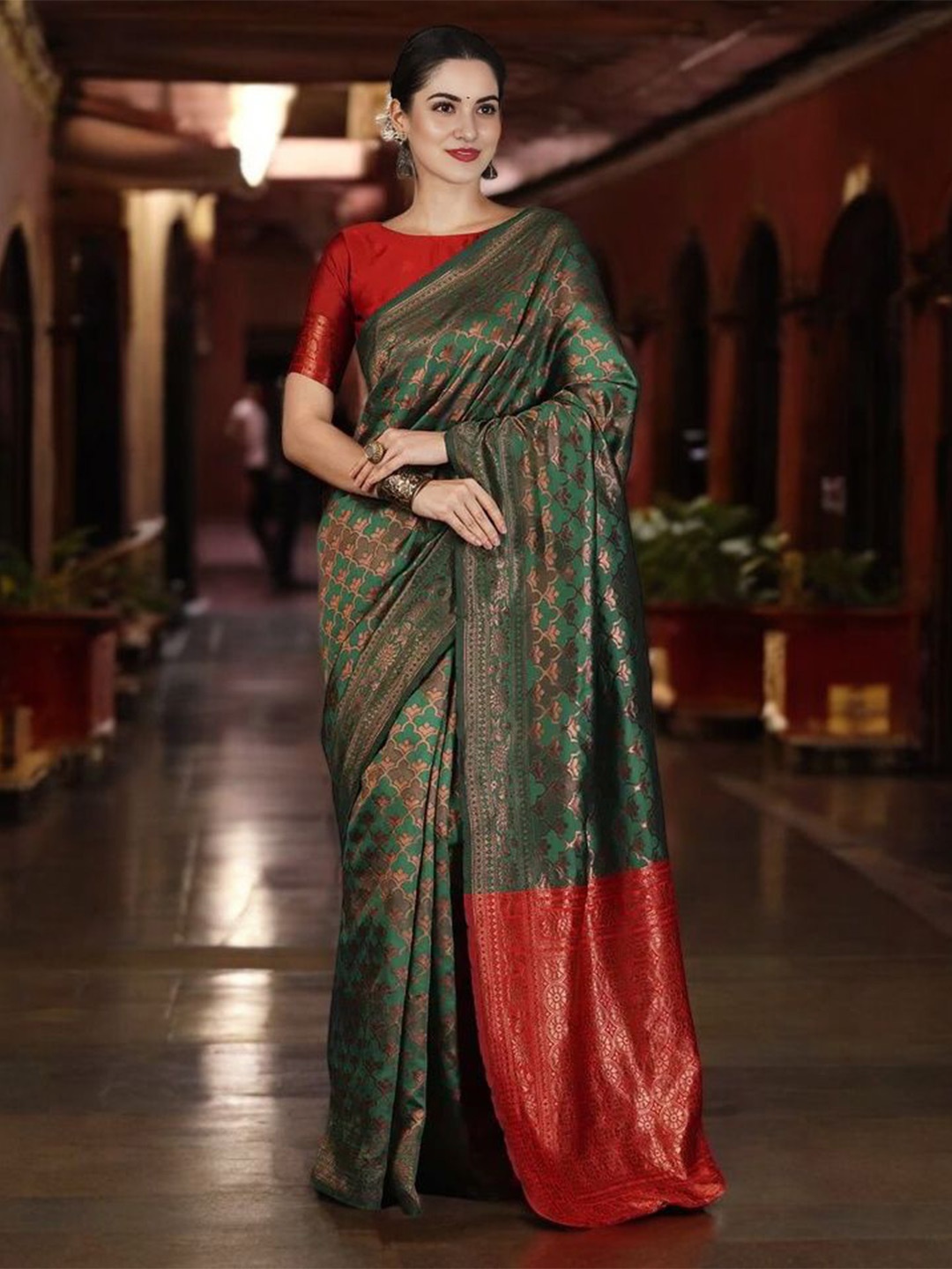 

Mitera Woven Design Zari Silk Blend Banarasi Saree, Green