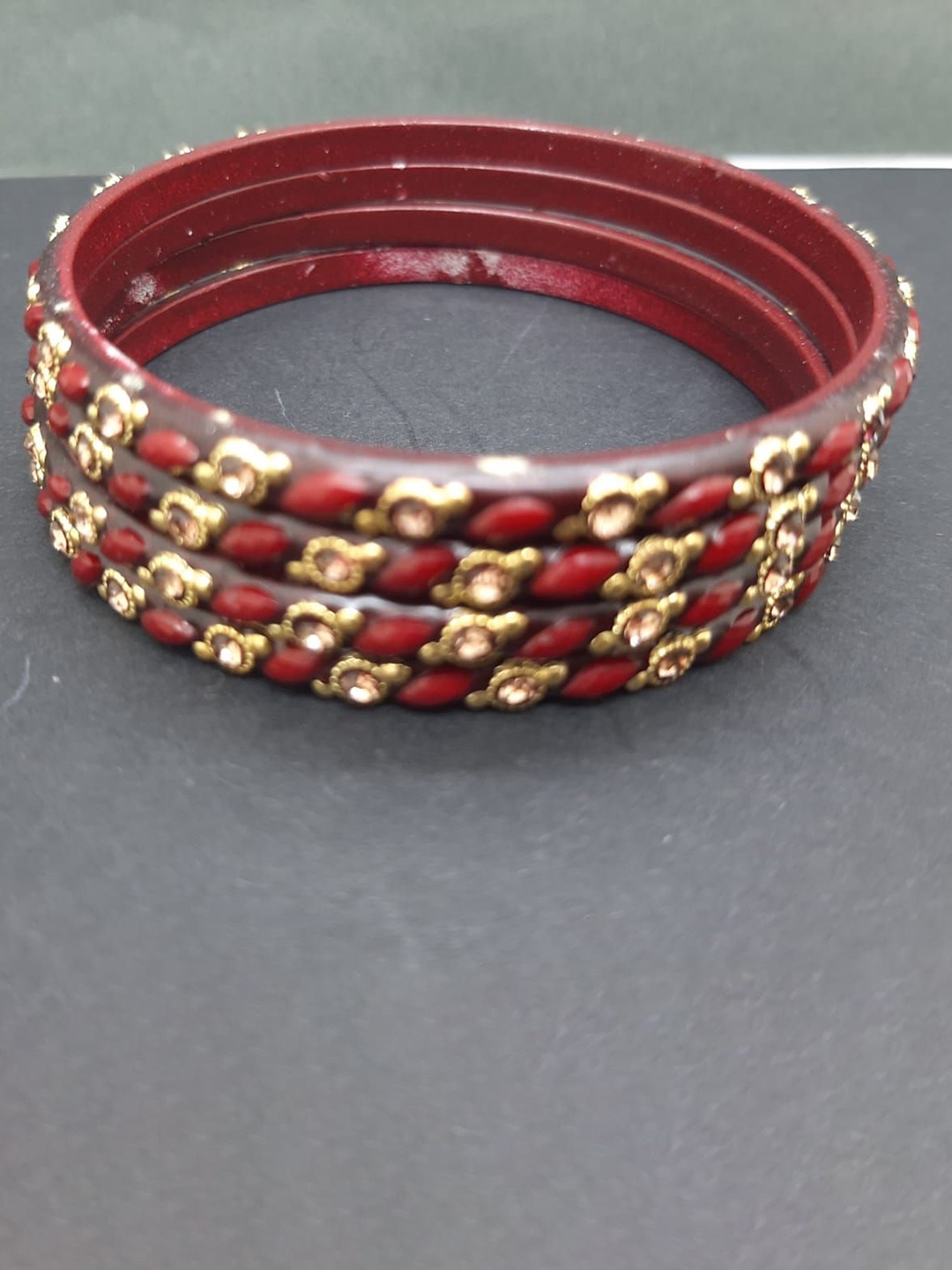 

FEMMIBELLA Set Of 4 Stone Studded Glass Bangles, Maroon