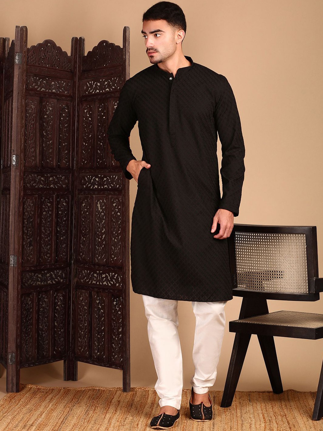 

House of Pataudi Elegant Chikankari Straight Kurta, Black