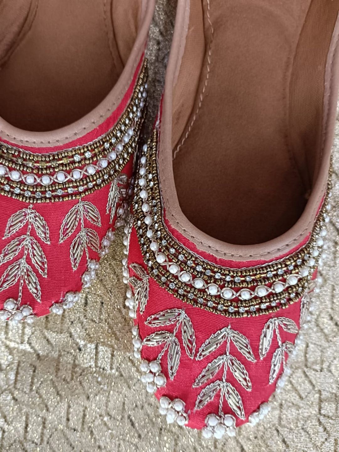 

Anouk Women Embellished Ethnic Mojaris Flats, Red