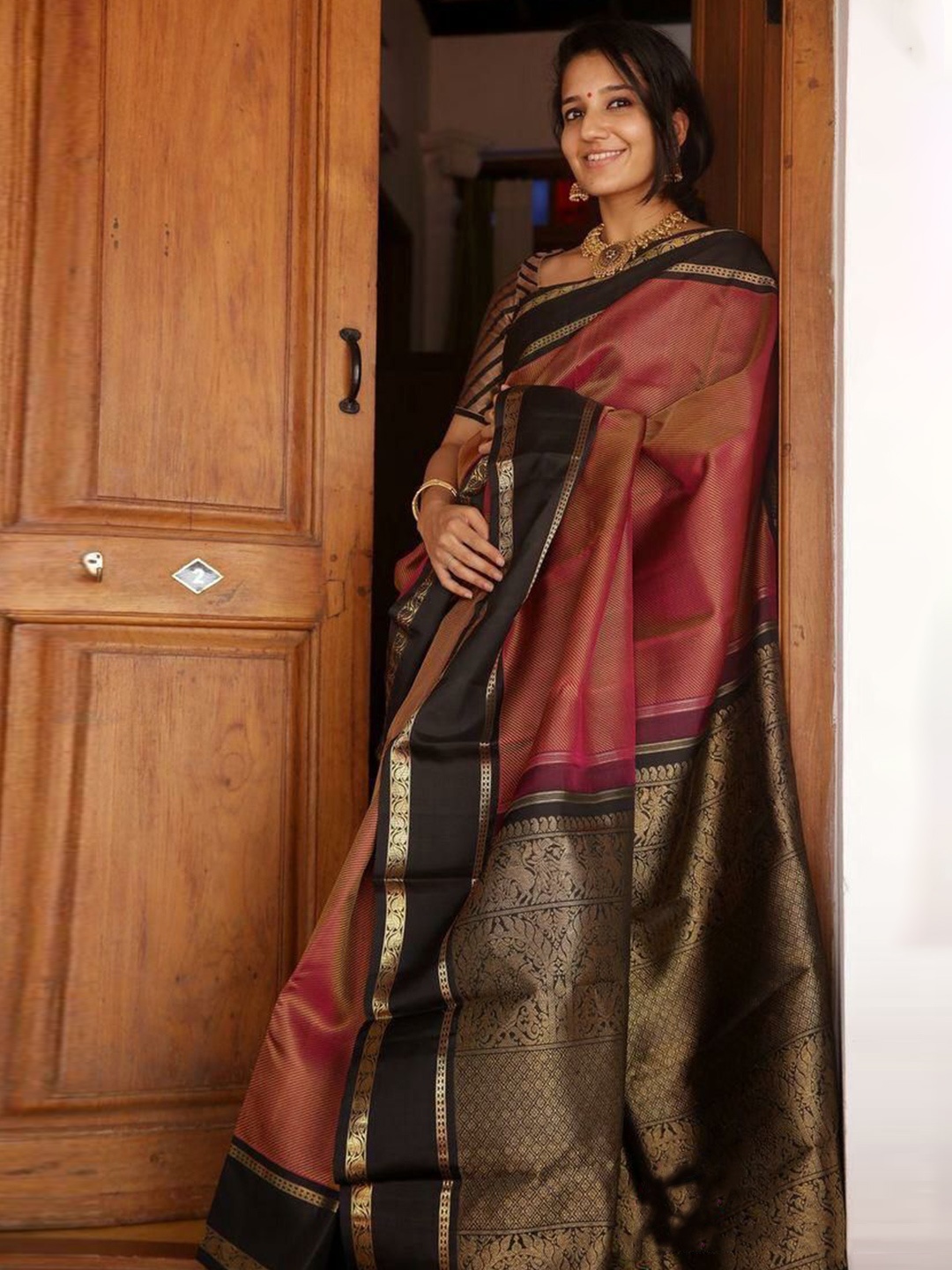 

VILLE FASHION Woven Design Zari Art Silk Kanjeevaram Saree, Maroon