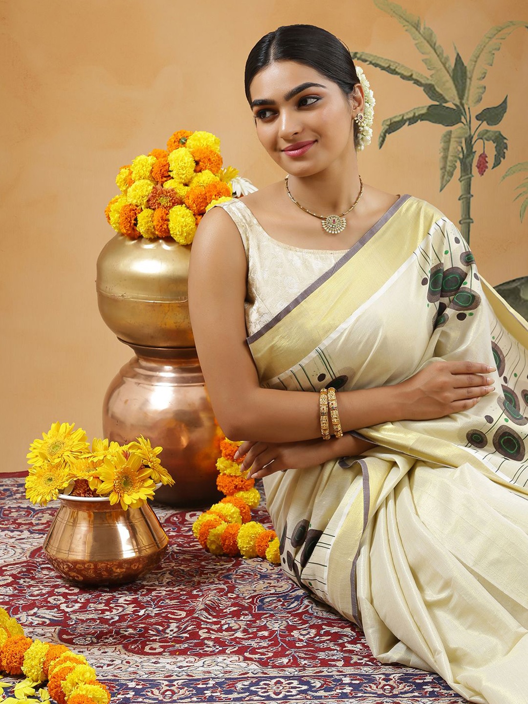 

Kalyan Silks Floral Kasavu Saree, Gold