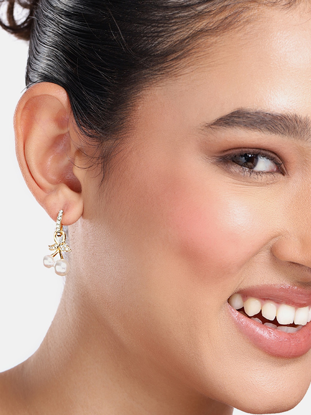 

DressBerry Contemporary Drop Earrings, Gold