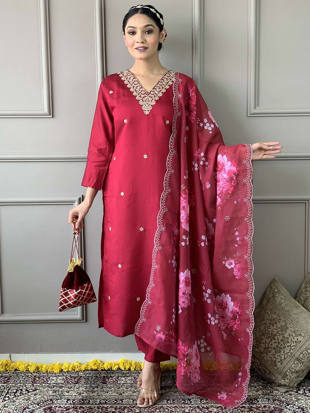 

Fab Dadu Women Ethnic Motifs Embroidered Regular Thread Work Chanderi Silk Kurta with Trousers & With Dupatta, Red