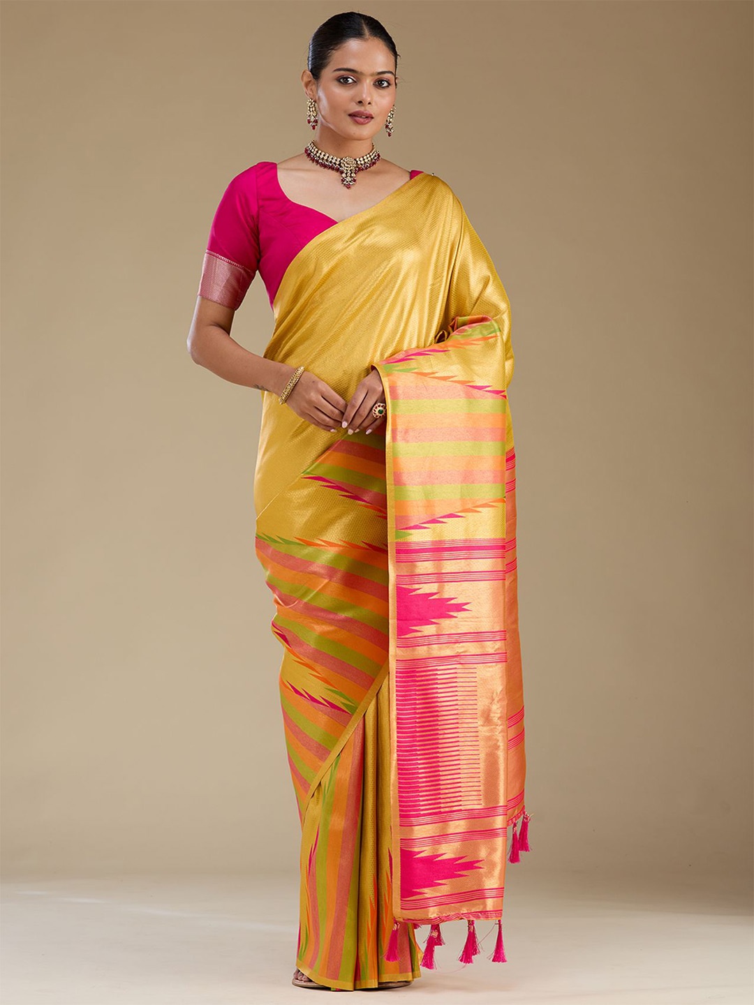 

Koskii Woven Design Zari Art Silk Saree, Gold