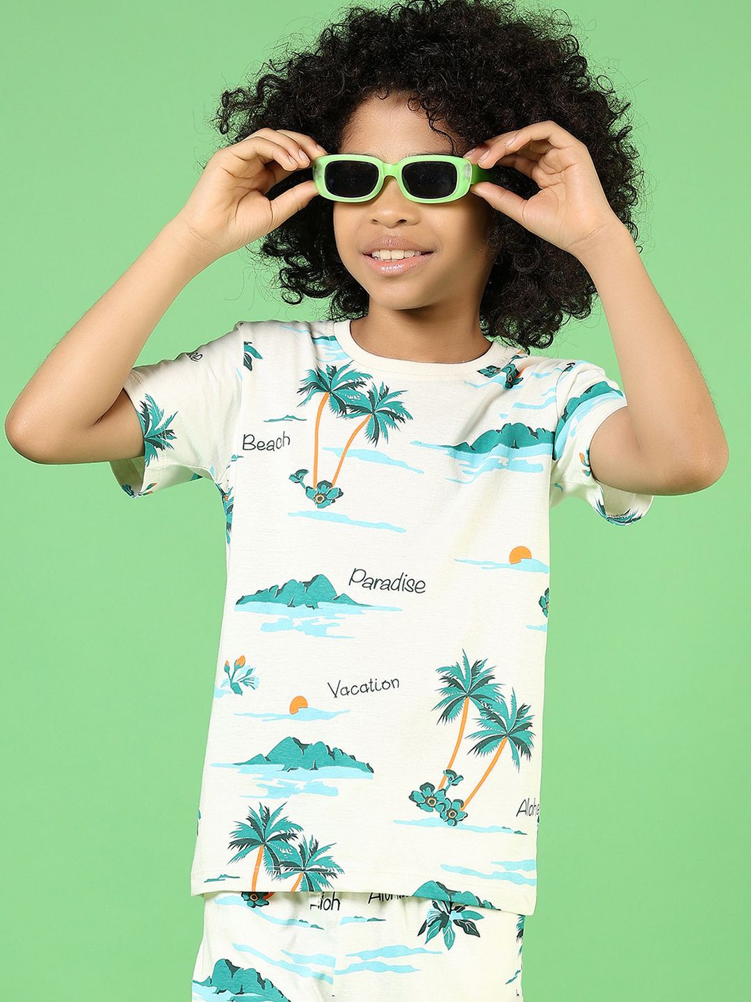 

V-Mart Boys Printed T-shirt with Shorts, White