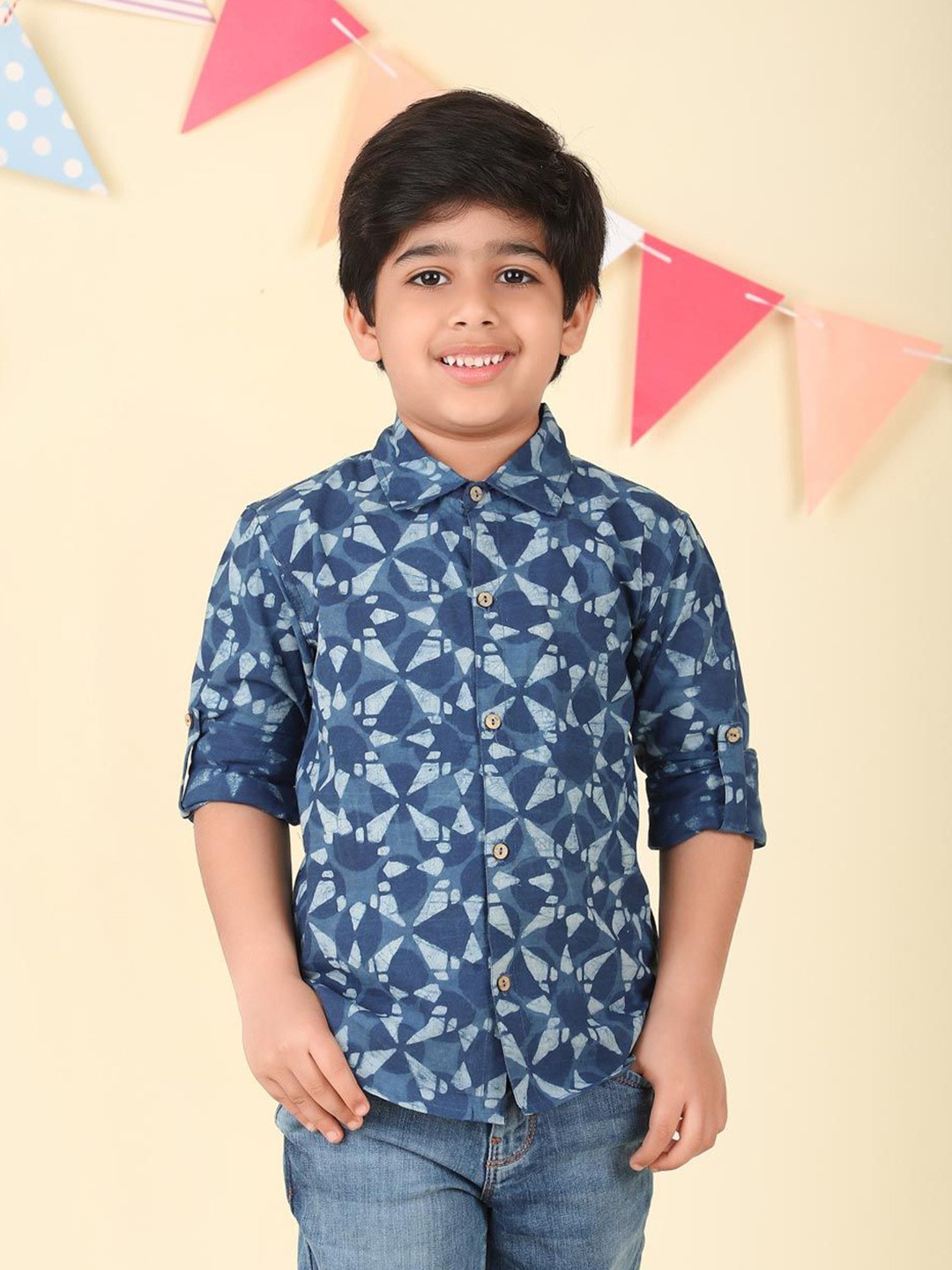 

Fabindia Boys Opaque Printed Casual Shirt, Blue