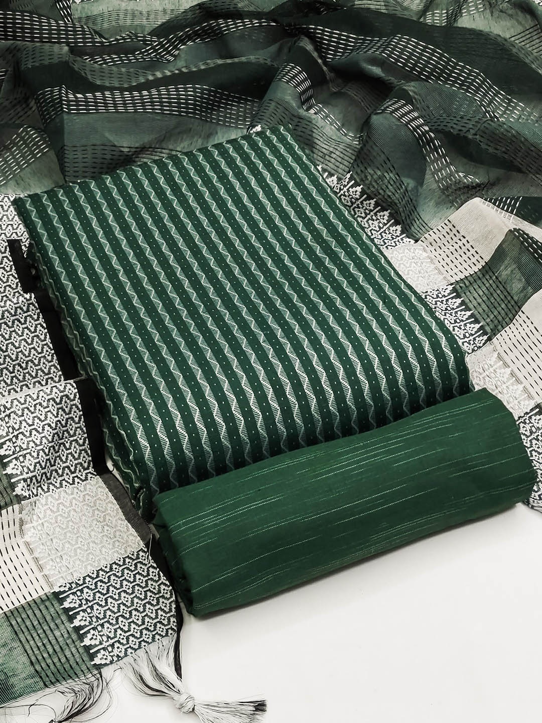 

SHADOW & SAINING Unstitched Dress Material, Green
