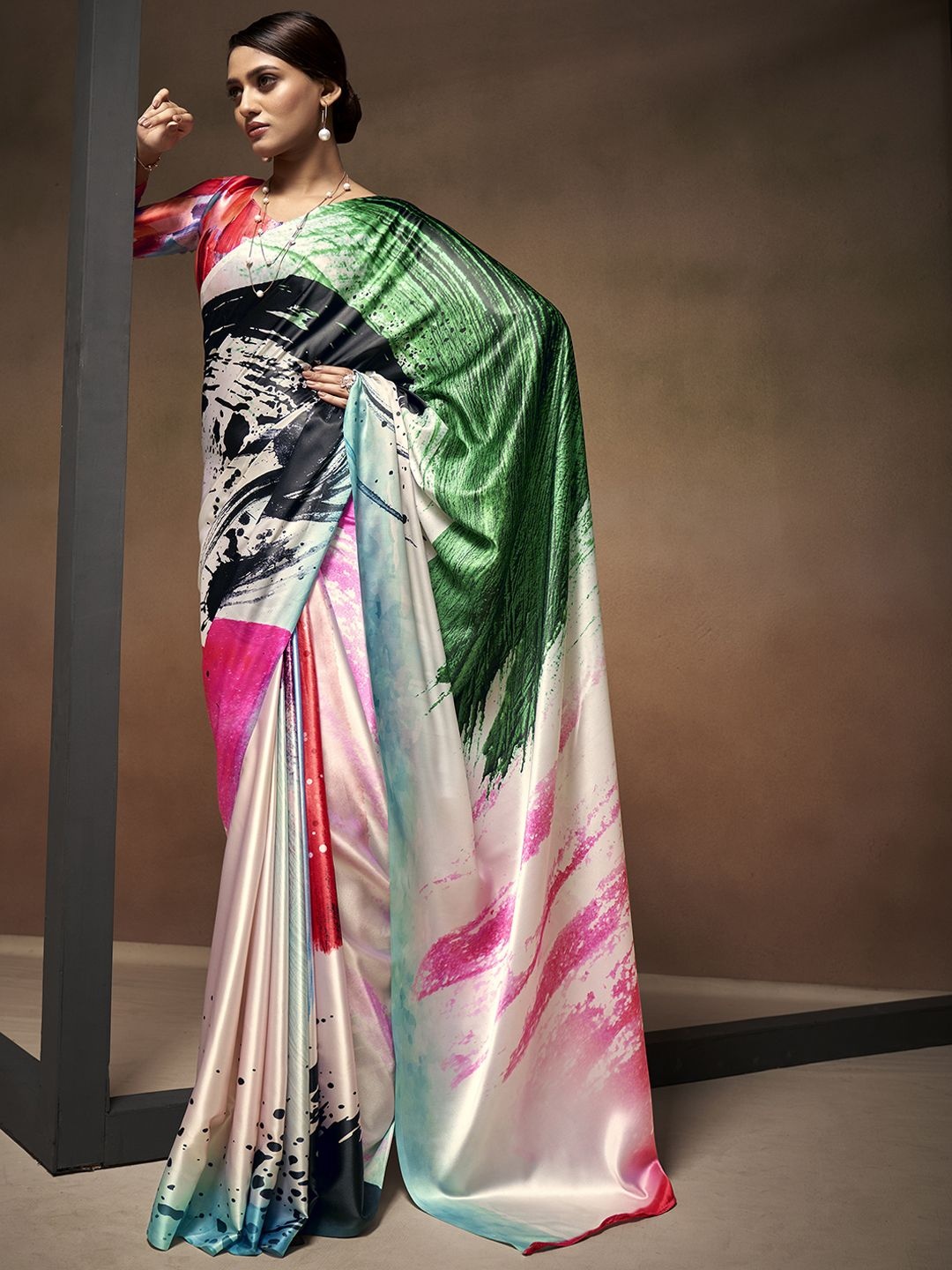 

LeeliPeeri Designer Tie and Dye Satin Saree, Green