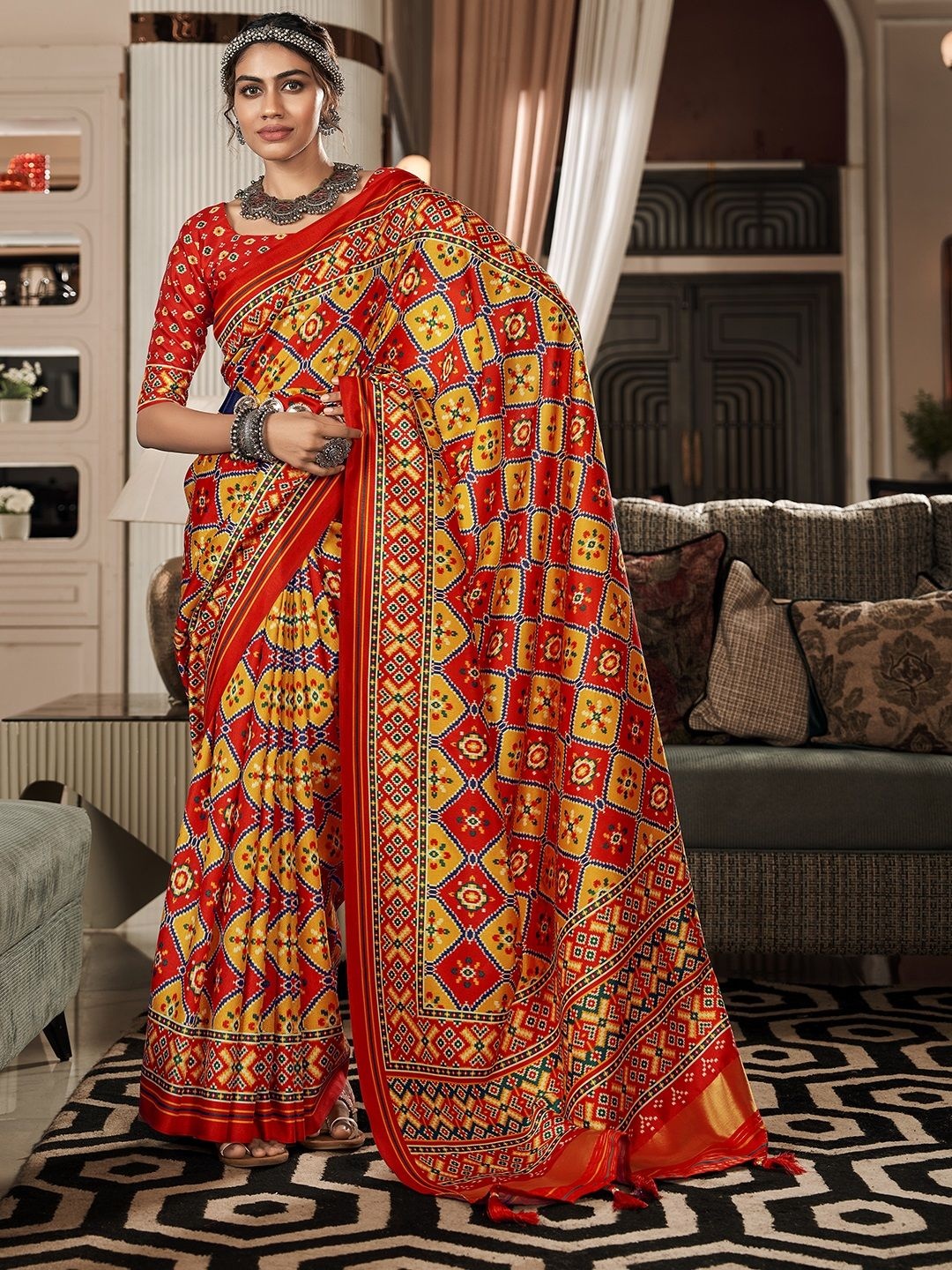 

LeeliPeeri Designer Ethnic Motifs Art Silk Patola Saree, Yellow