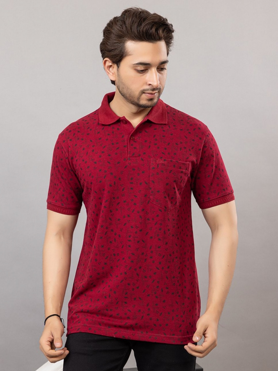 

ARMENOR Men Polo Collar Pockets T-shirt, Maroon