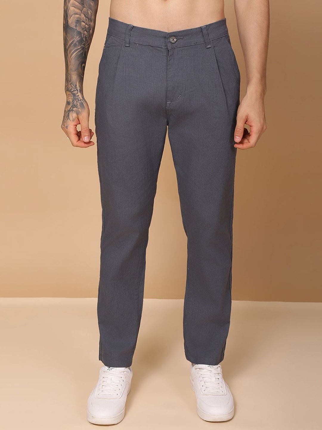 

Hence Men Textured Relaxed Easy Wash Pleated Trousers, Grey melange