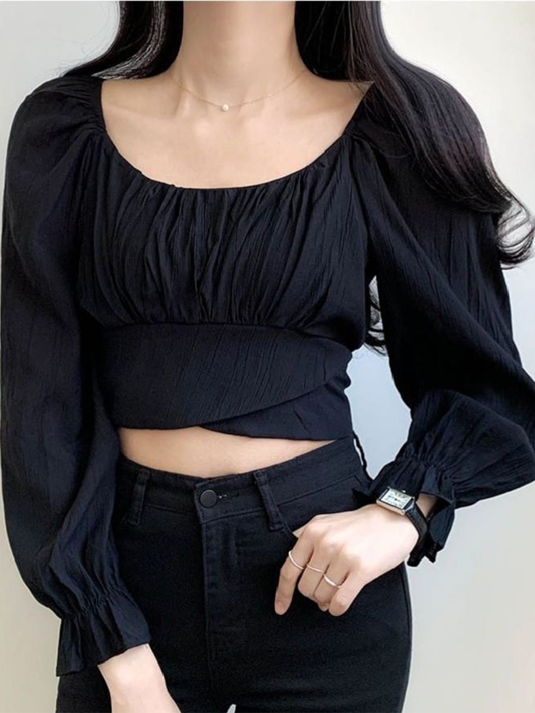 

NiloBerry Off-Shoulder Blouson Crop Top, White