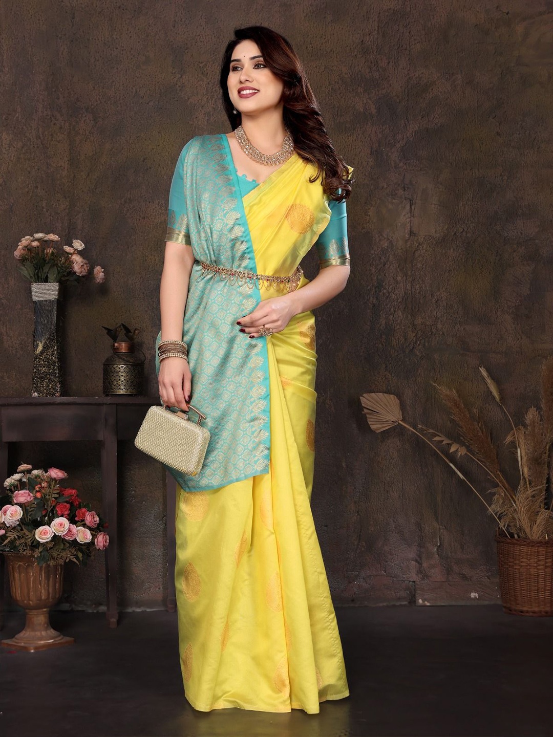 

DIKONA DESIGNER Woven Design Zari Pure Silk Banarasi Saree, Green