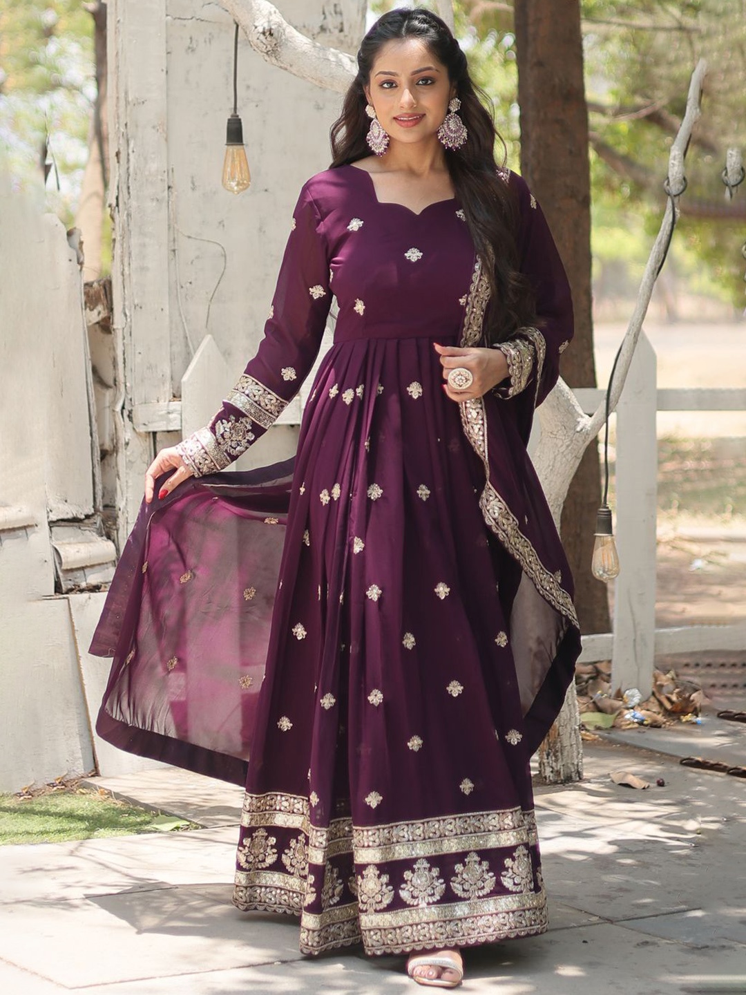 

Ethnic Yard Women Floral Embroidered Georgette Anarkali Kurta, Purple