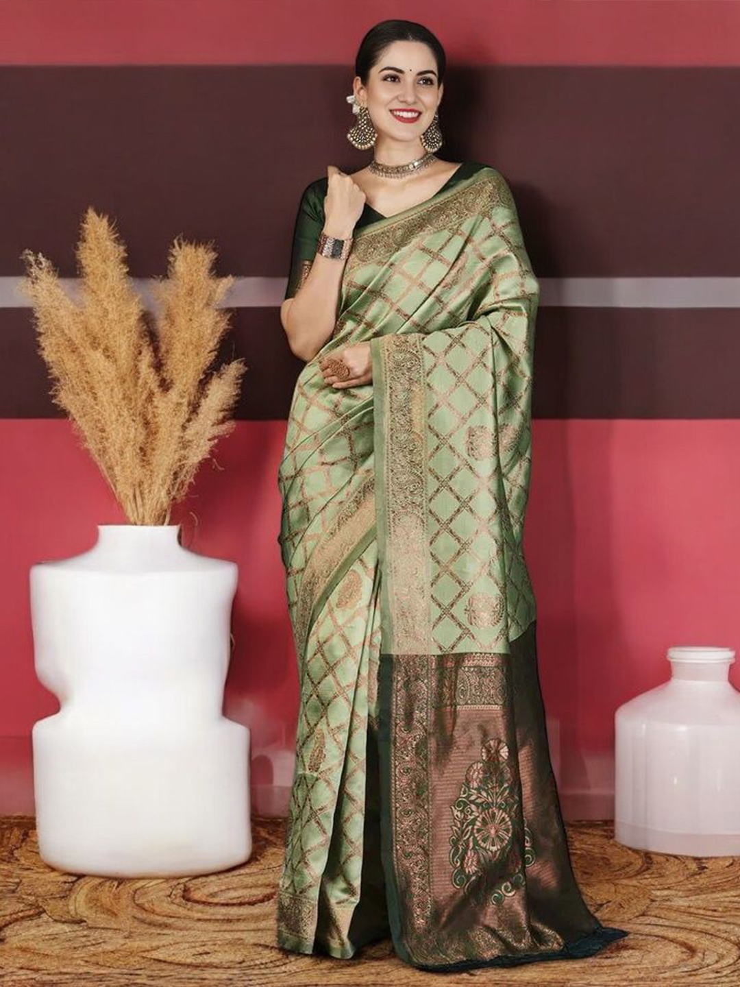 

Mitera Woven Design Zari Silk Blend Banarasi Saree, Green