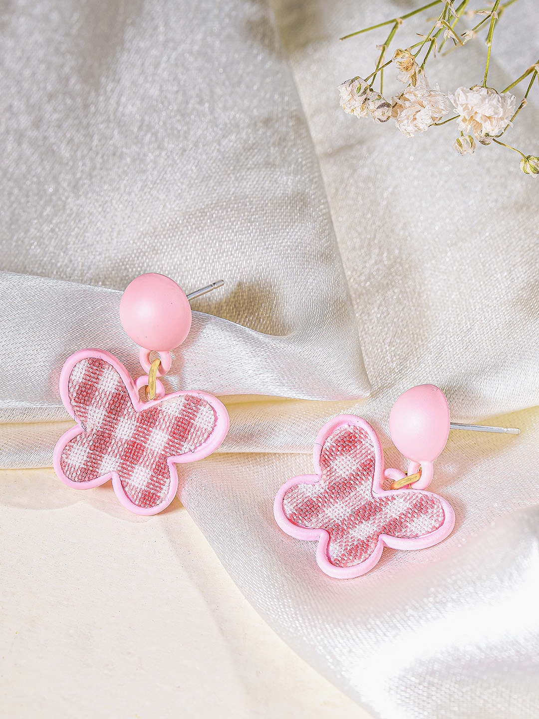 

DressBerry Contemporary Drop Earrings, Pink