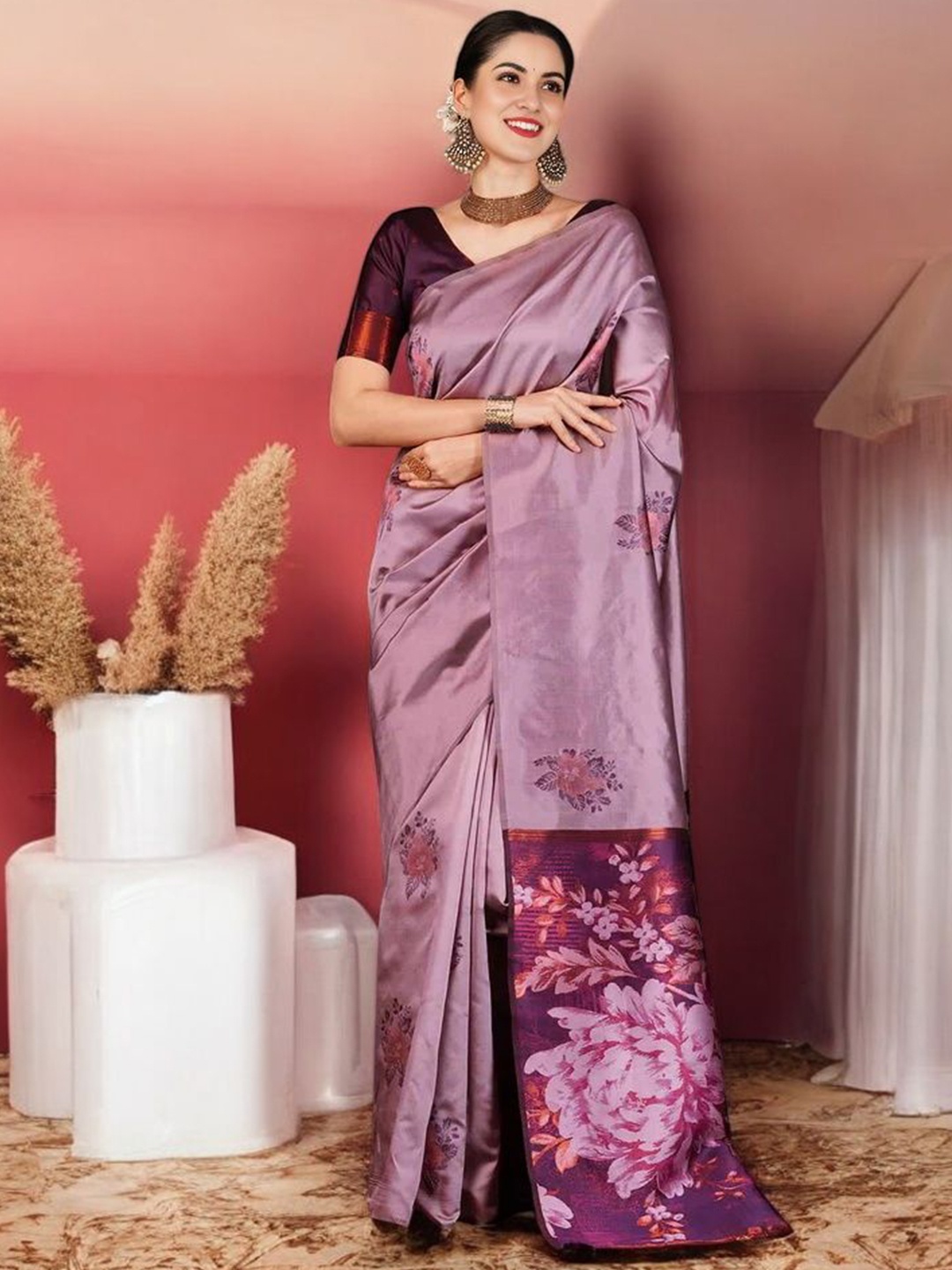 

DIVASTRI Woven Design Silk Blend Banarasi Saree, Lavender