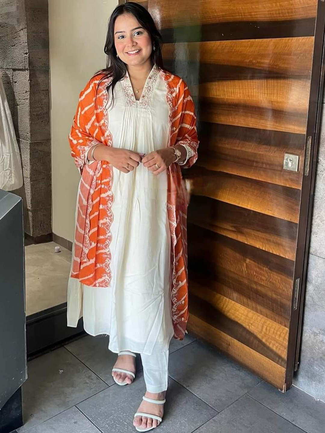

Fab Dadu Women Leheriya Embroidered Pleated Thread Work Chanderi Silk Kurta with Trousers & With Dupatta, White